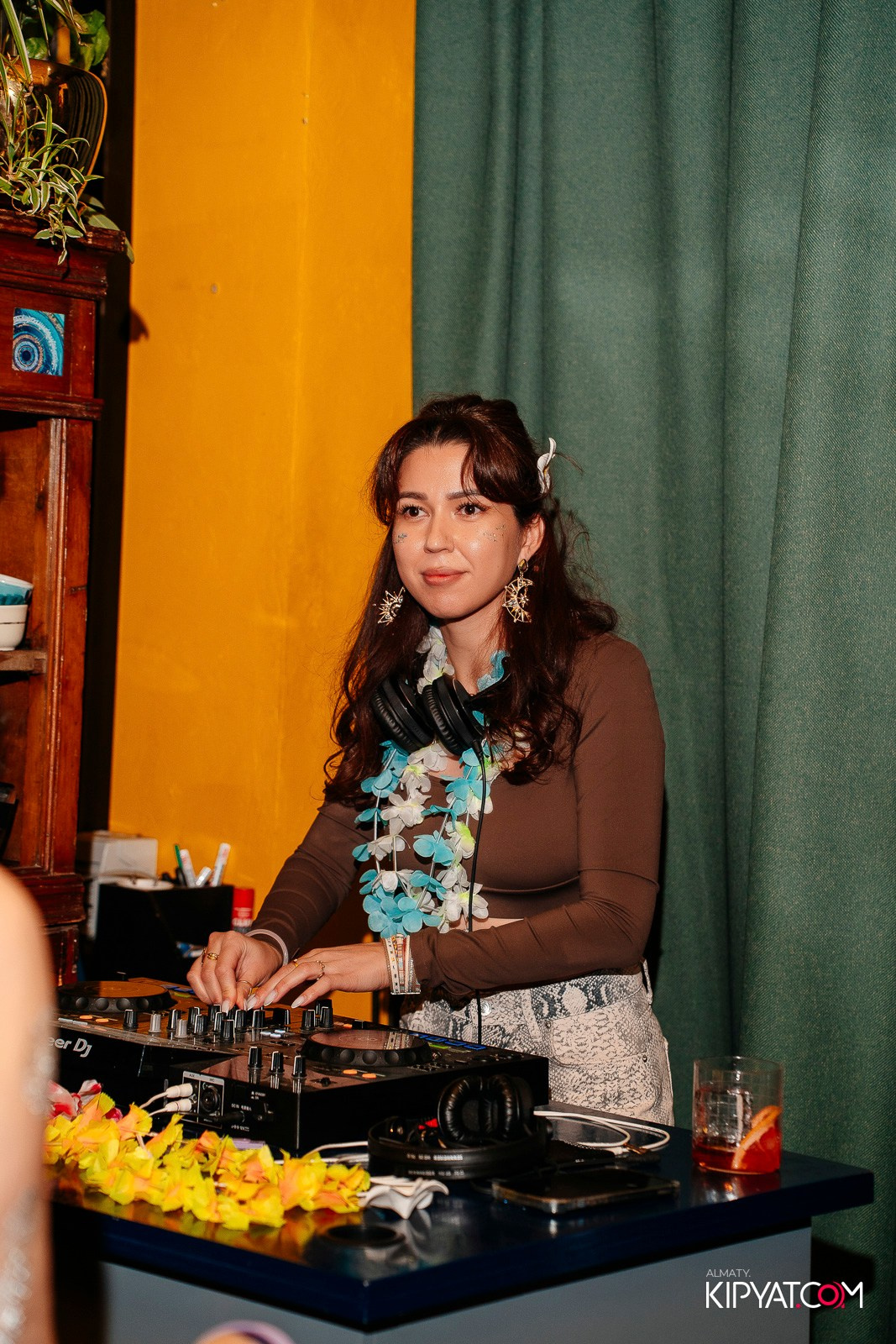 RE: SET. КИПЯТКОМ АЛМАТЫ! Фотосъемка мероприятий в Алматы