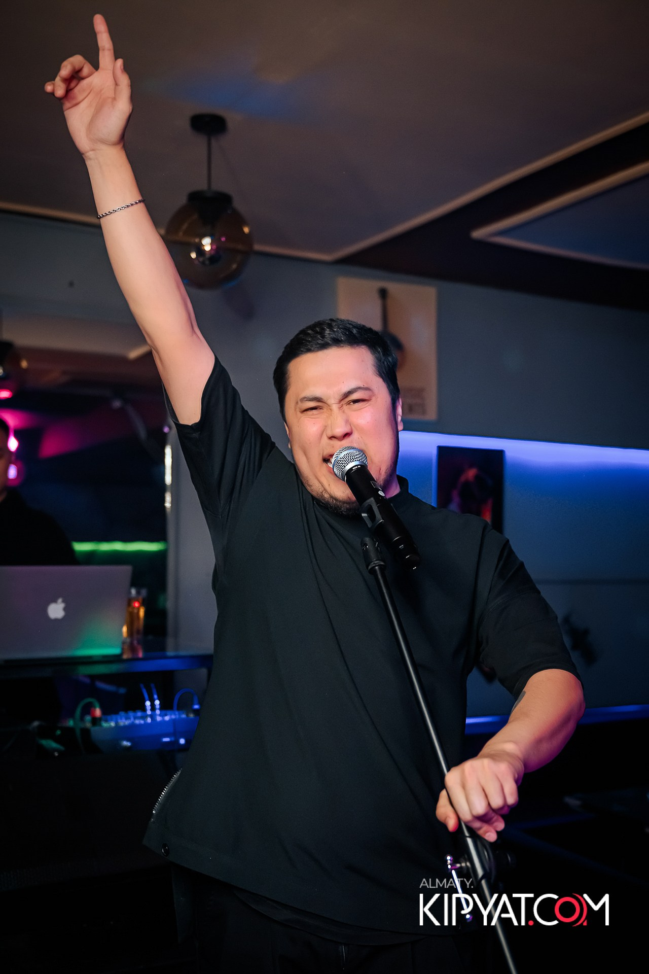 DOS 1 BAR. КИПЯТКОМ АЛМАТЫ!