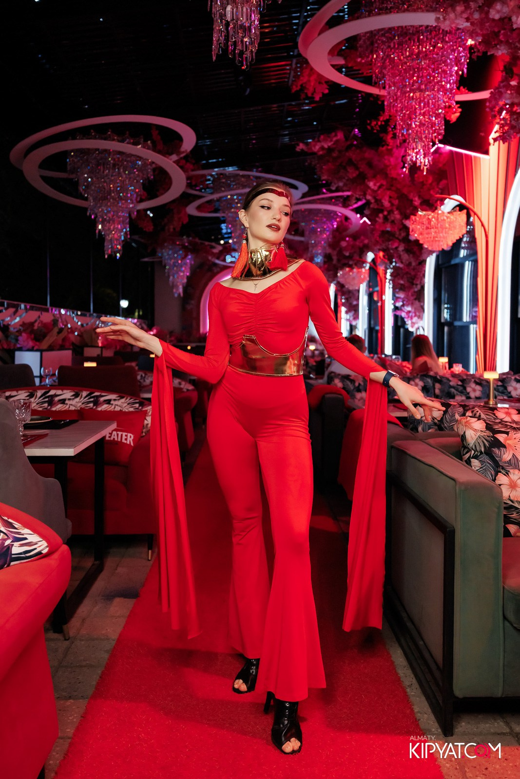 ЗАЯ, НА БИС. КИПЯТКОМ АЛМАТЫ!