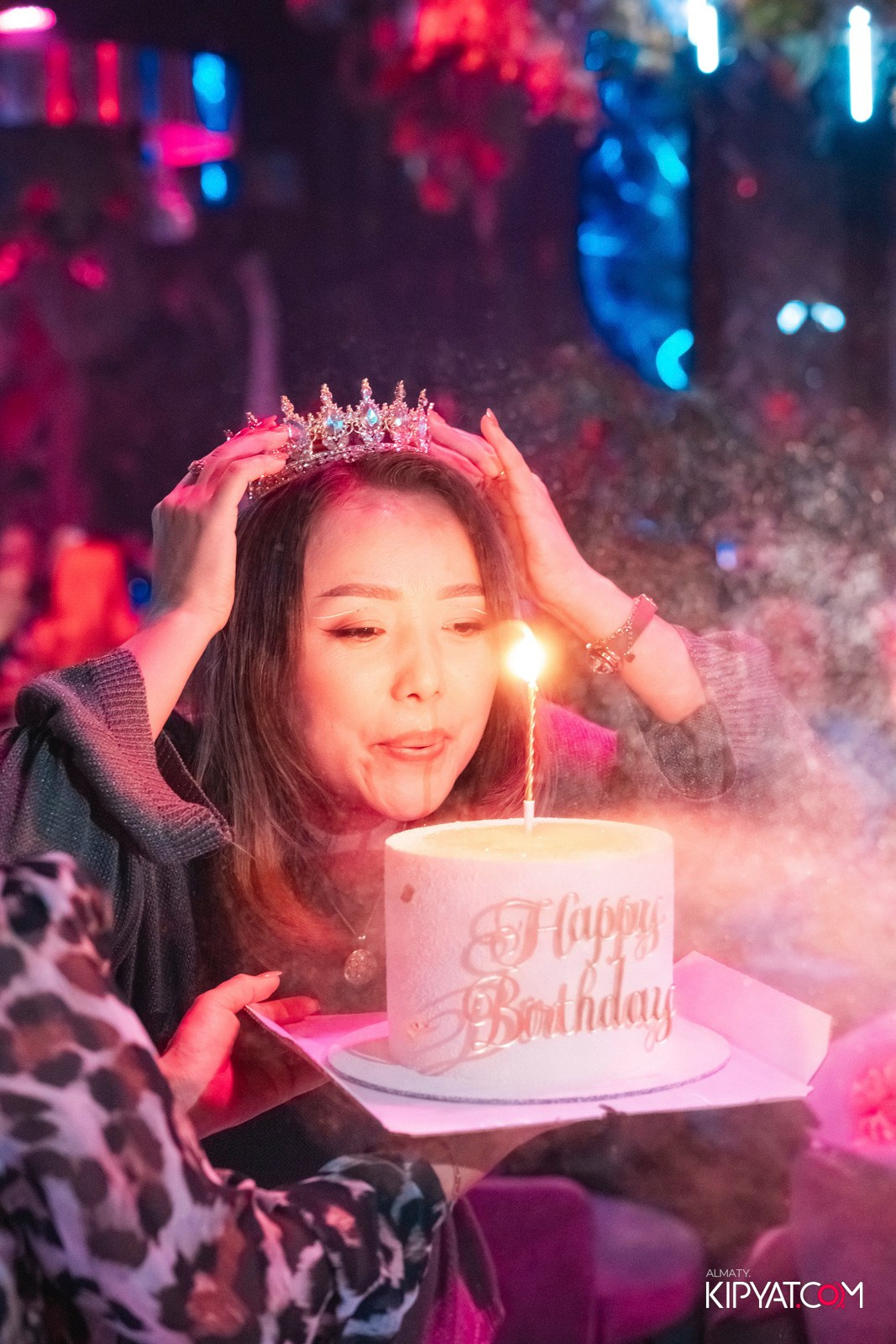 FRIENDS BAR & TERRACE. КИПЯТКОМ АЛМАТЫ!