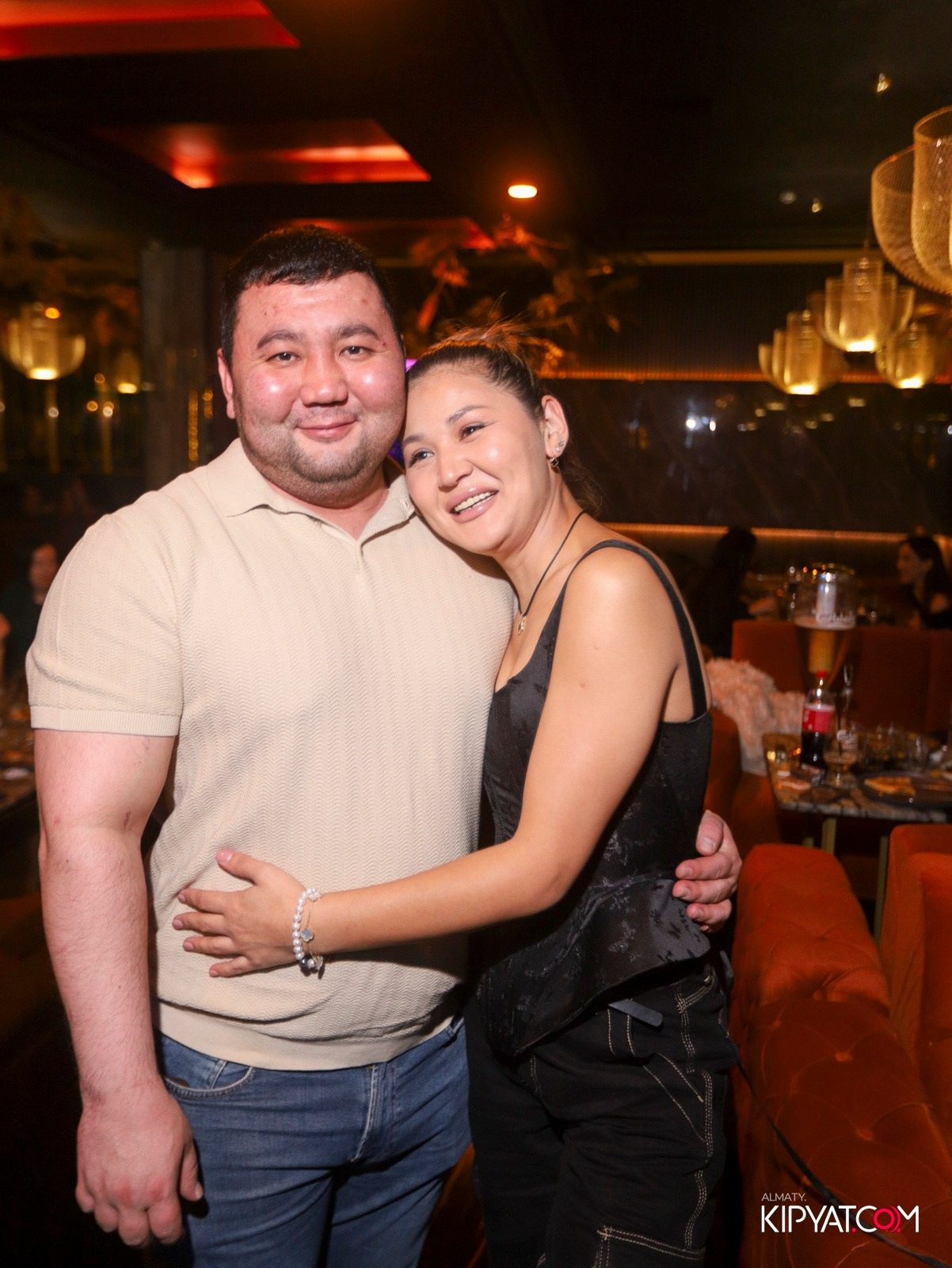 БАР ПАНАЕХАЛИ НА ДОСТЫК. КИПЯТКОМ АЛМАТЫ! Фотосъемка мероприятий в Алматы
