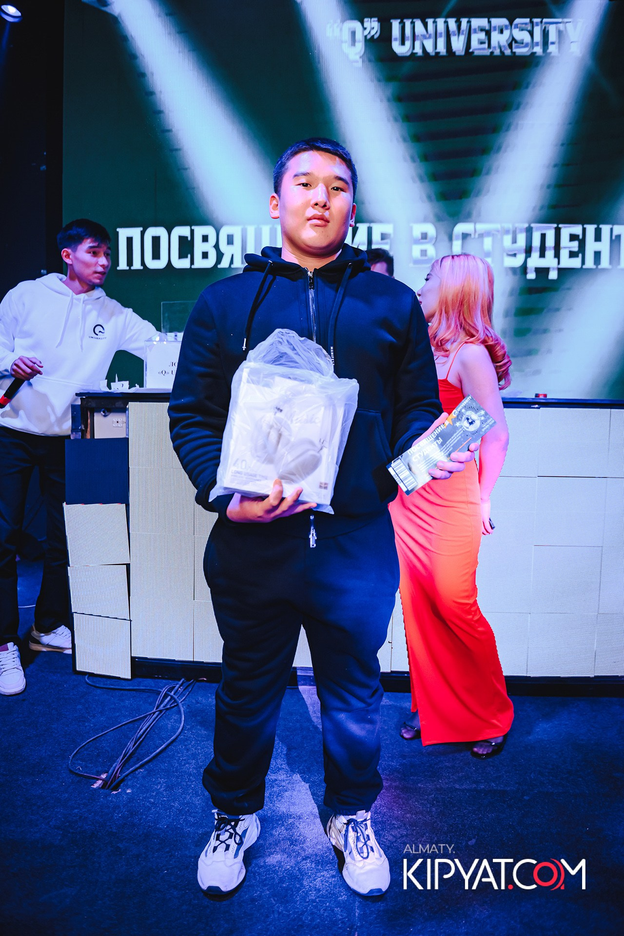 ПОСВЯЩЕНИЕ В СТУДЕНТЫ ''Q'' UNIVERSITY. КИПЯТКОМ АЛМАТЫ!