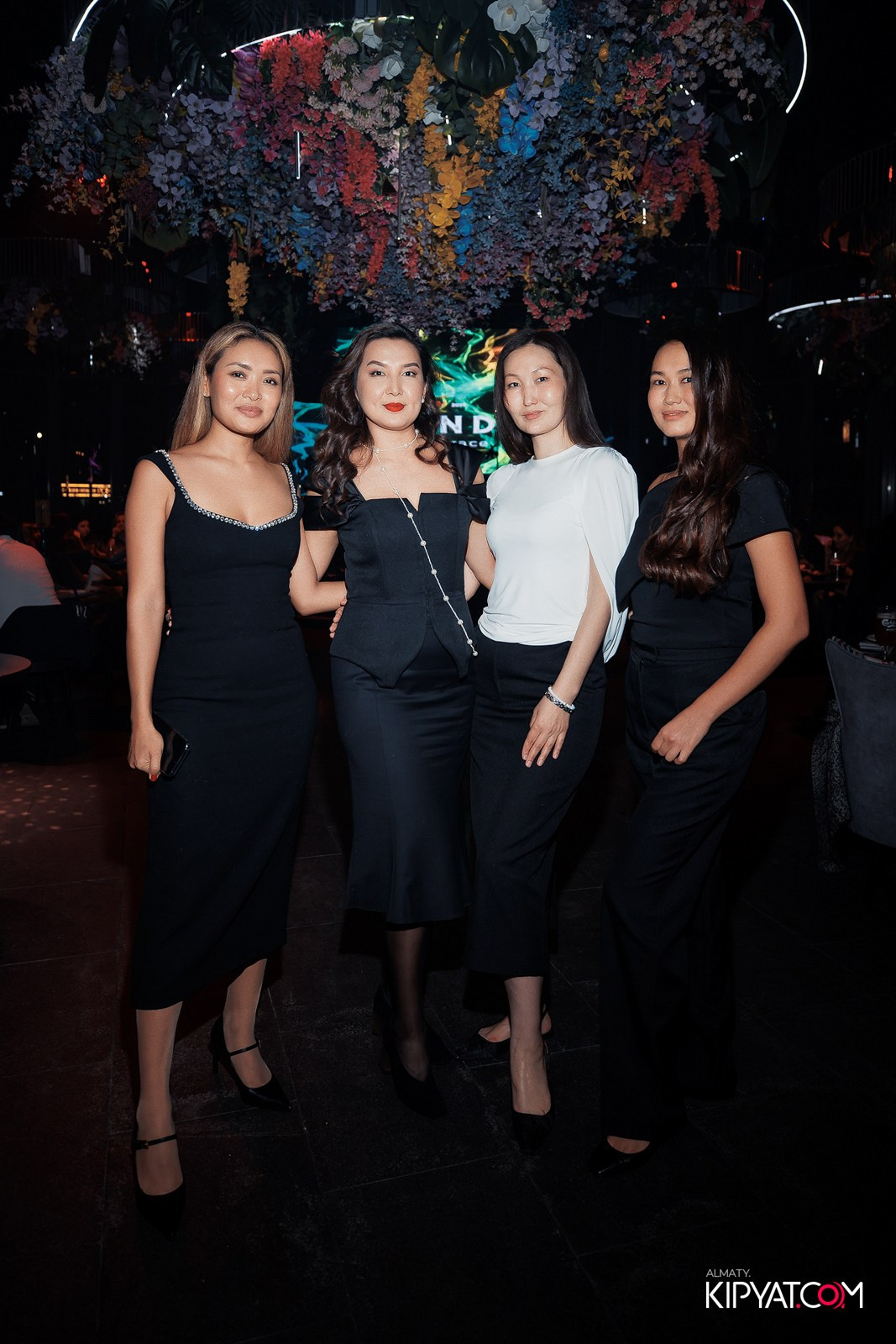 FRIENDS BAR & TERRACE. КИПЯТКОМ АЛМАТЫ!