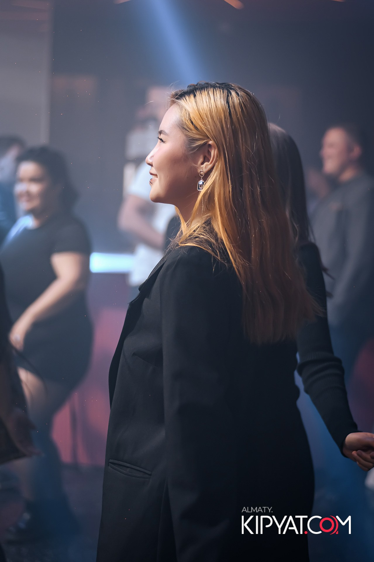 SANTA BARBARA ВЫСТУПЛЕНИЕ ГРУППЫ БРАТЬЯ ГРИММ. КИПЯТКОМ АЛМАТЫ!