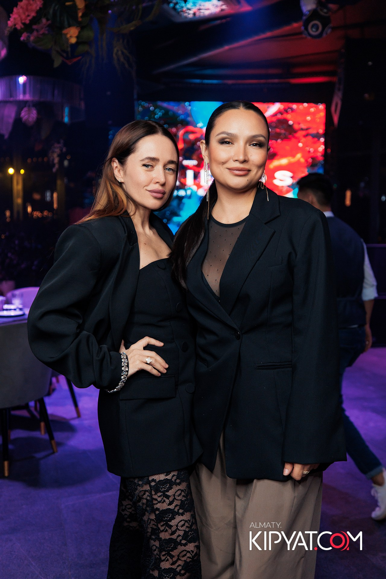 FRIENDS BAR & TERRACE. КИПЯТКОМ АЛМАТЫ!