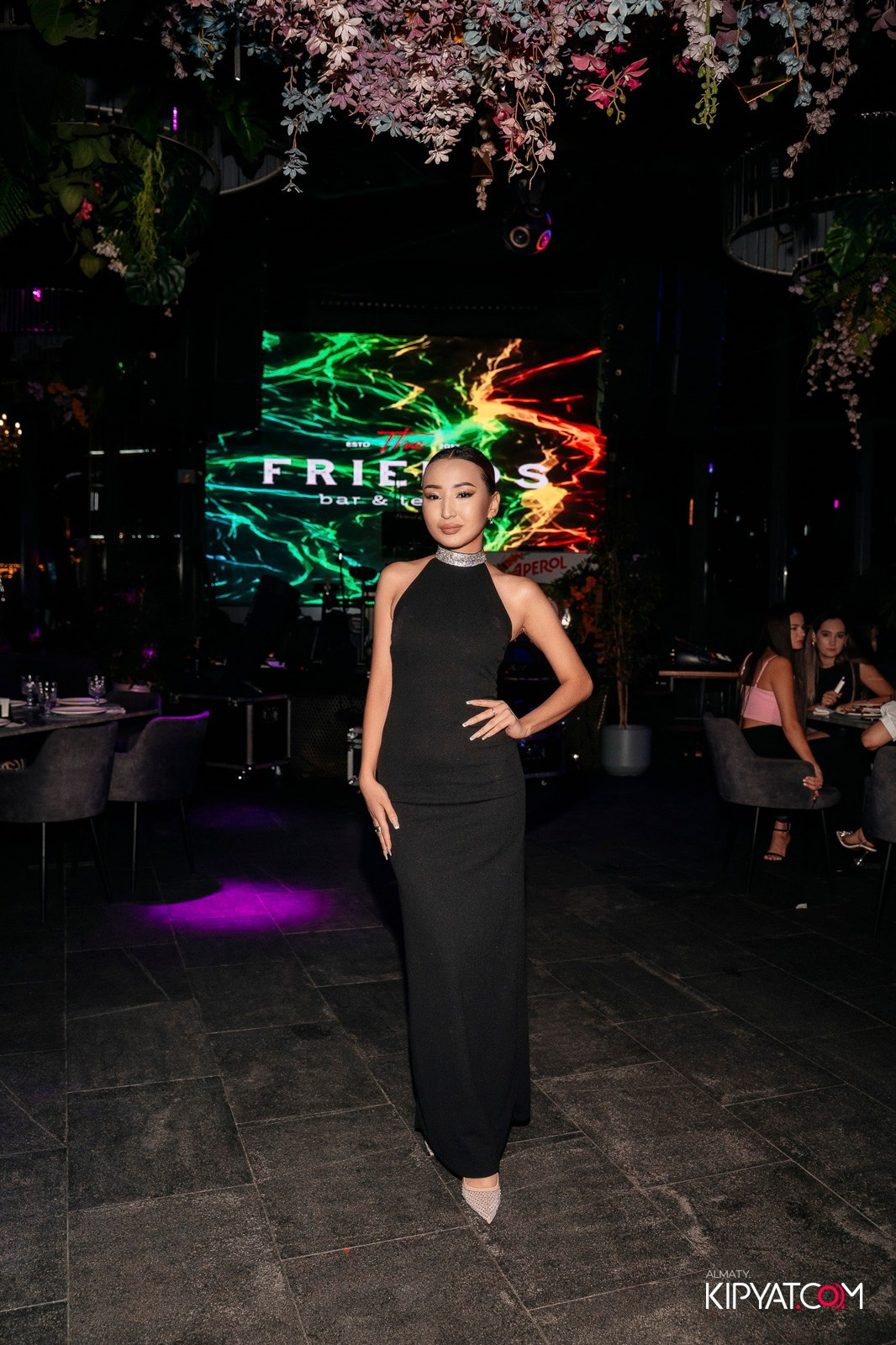 FRIENDS BAR & TERRACE. КИПЯТКОМ АЛМАТЫ!