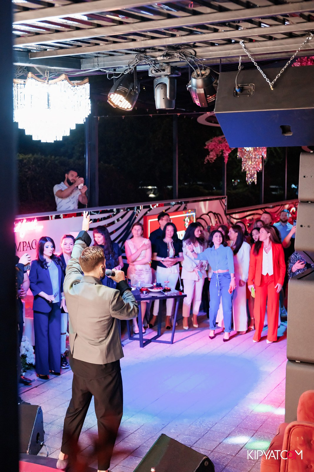 НОДАР РЕВИЯ В «ЗАЯ, НА БИС». КИПЯТКОМ АЛМАТЫ!