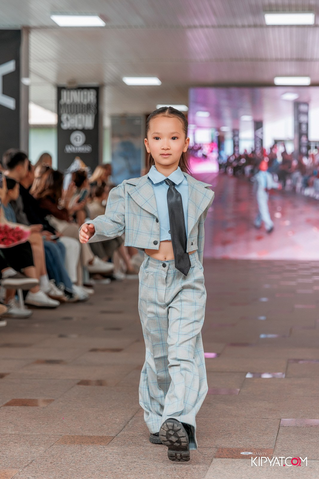 JUNIOR FASHION SHOW. КИПЯТКОМ АЛМАТЫ!