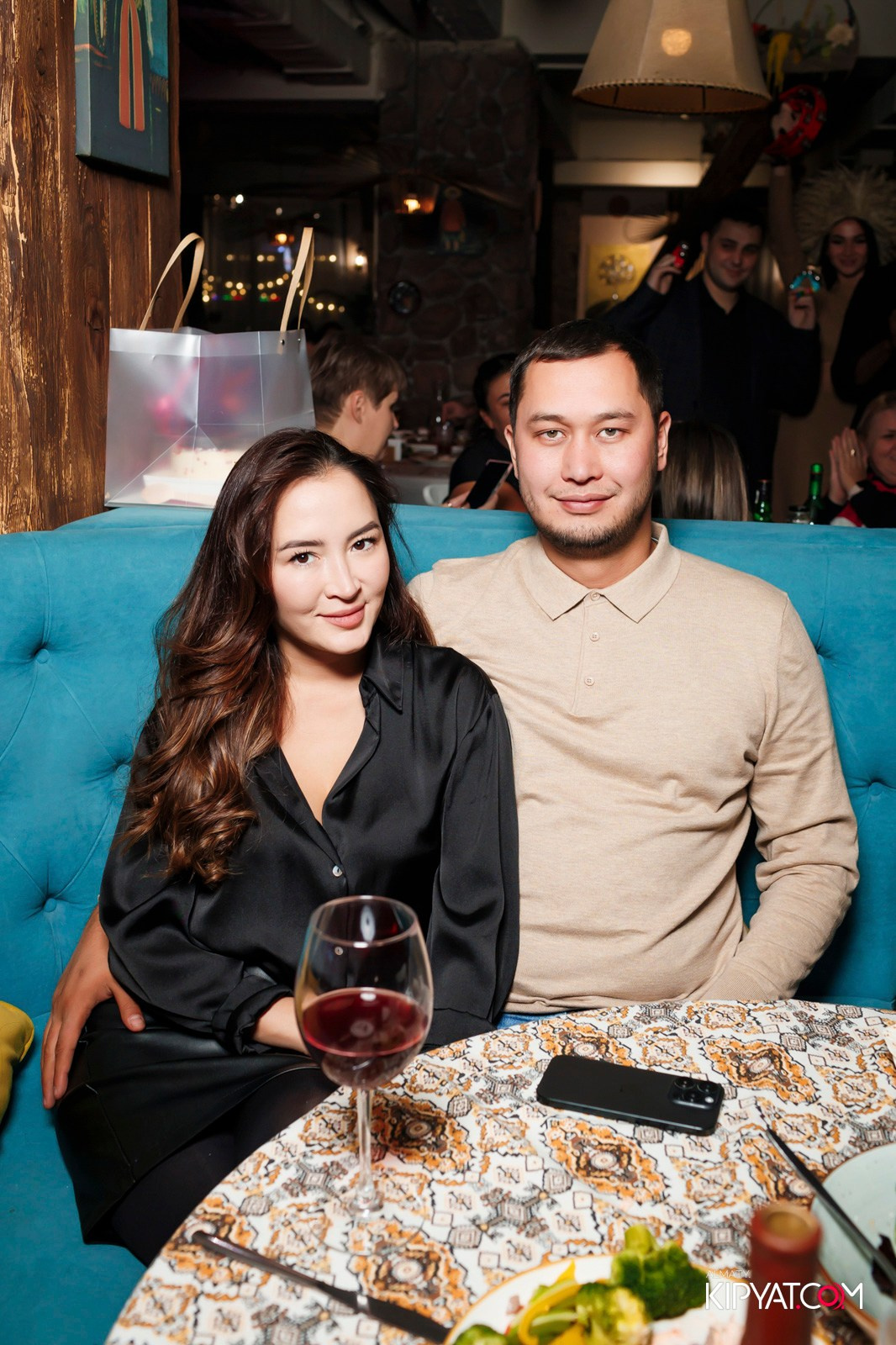 КАВКАЗСКИЙ ВЕЧЕР В ВАХТАНГУРИ. КИПЯТКОМ АЛМАТЫ!