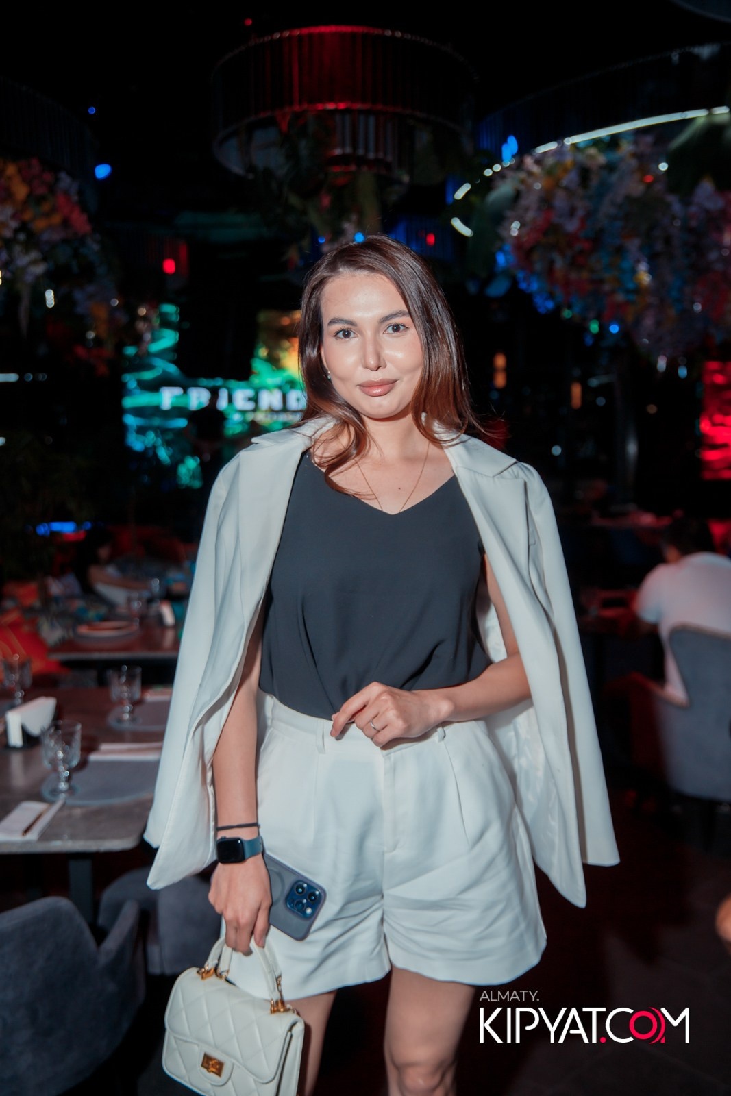 FRIENDS BAR & TERRACE. КИПЯТКОМ АЛМАТЫ!