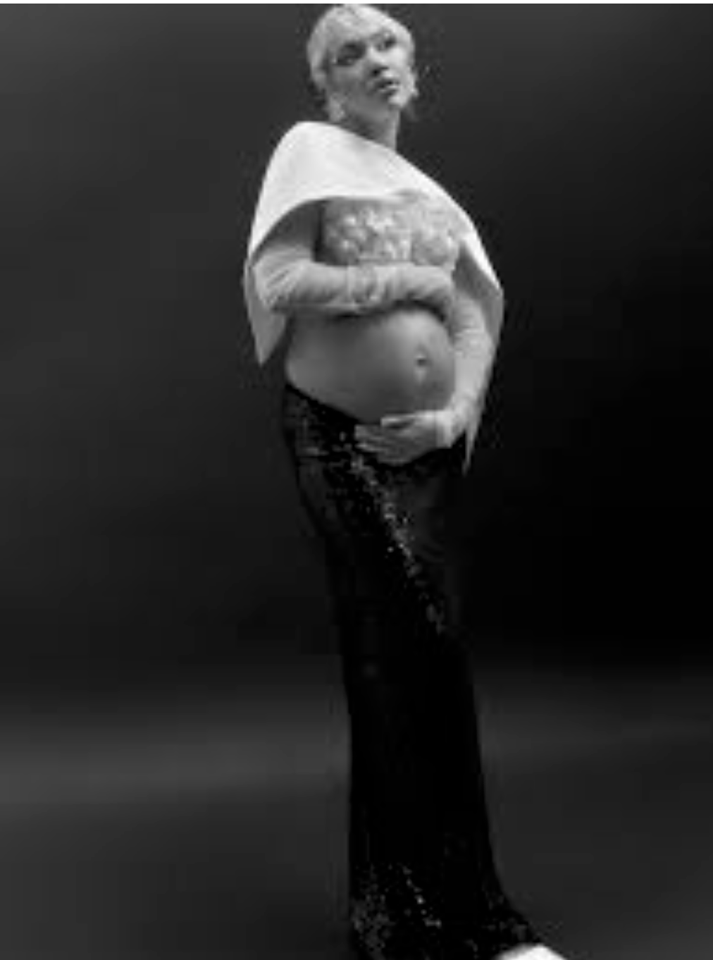Maternity. Fashion first. Maria Poleshchuk, commercial photographer in Sydney