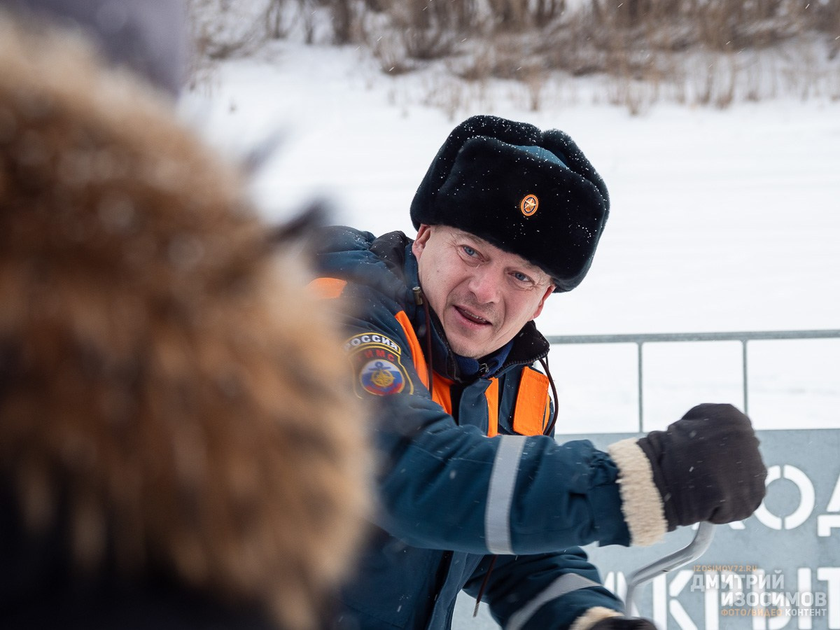 Замер льда на месте Крещенских купаний (репортаж)