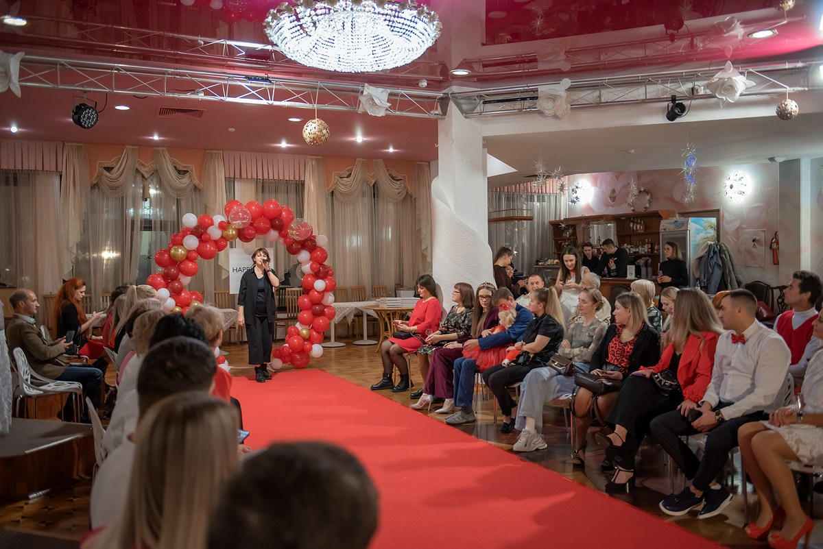 Выпускной в детской школе моделей HAPPYkids 2024. Семейный и коммерческий фотограф в Сочи Александр Бодунов