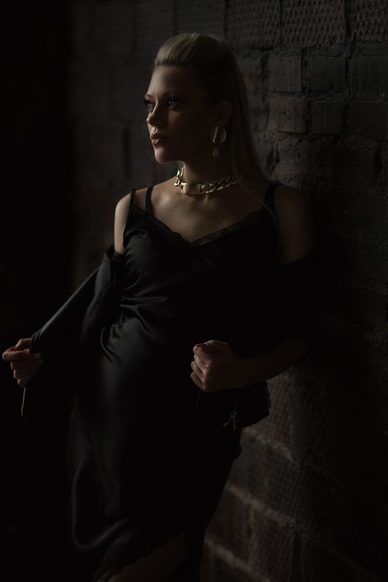 Беременность. Фотограф беременности женского портрета love story низкий ключ