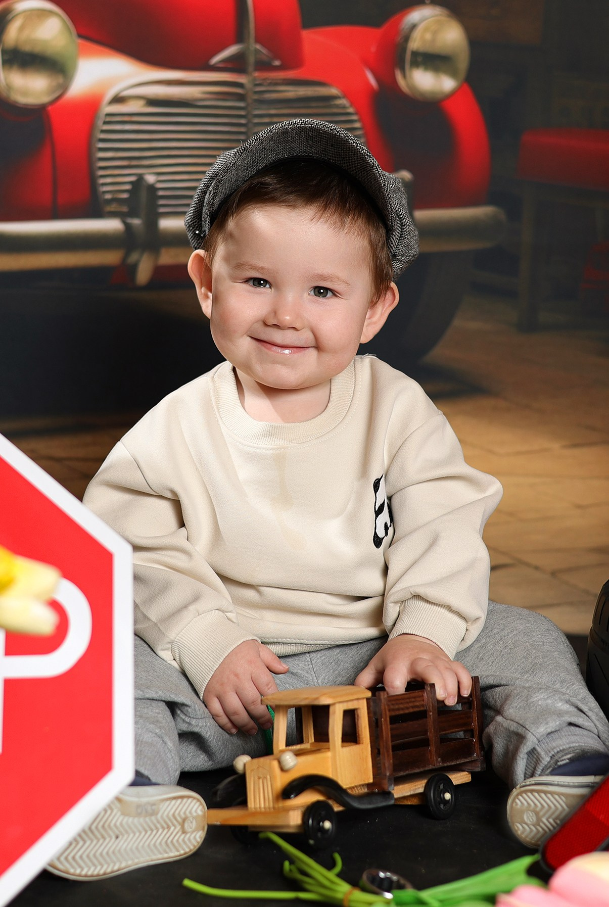 Гараж. Выпускные альбомы в Иваново в детский сад и школу. Александр и Светлана Янкины