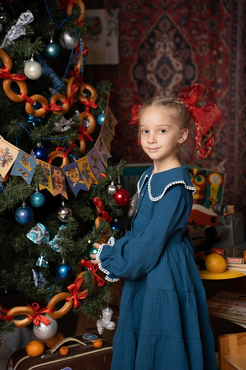 Елка, кассеты и мандаринки. Фотограф Мария Ковкова