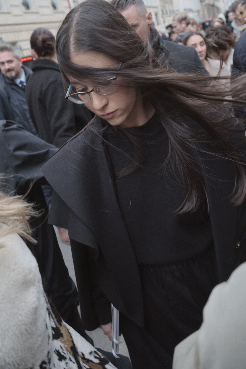 Showside. Eduard Savosin | Documentary & Portrait Photographer in Paris