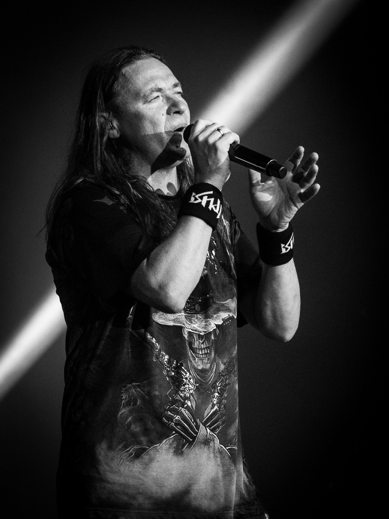 Ария. Фотограф. г. Южно-Сахалинск. Олег Толстов