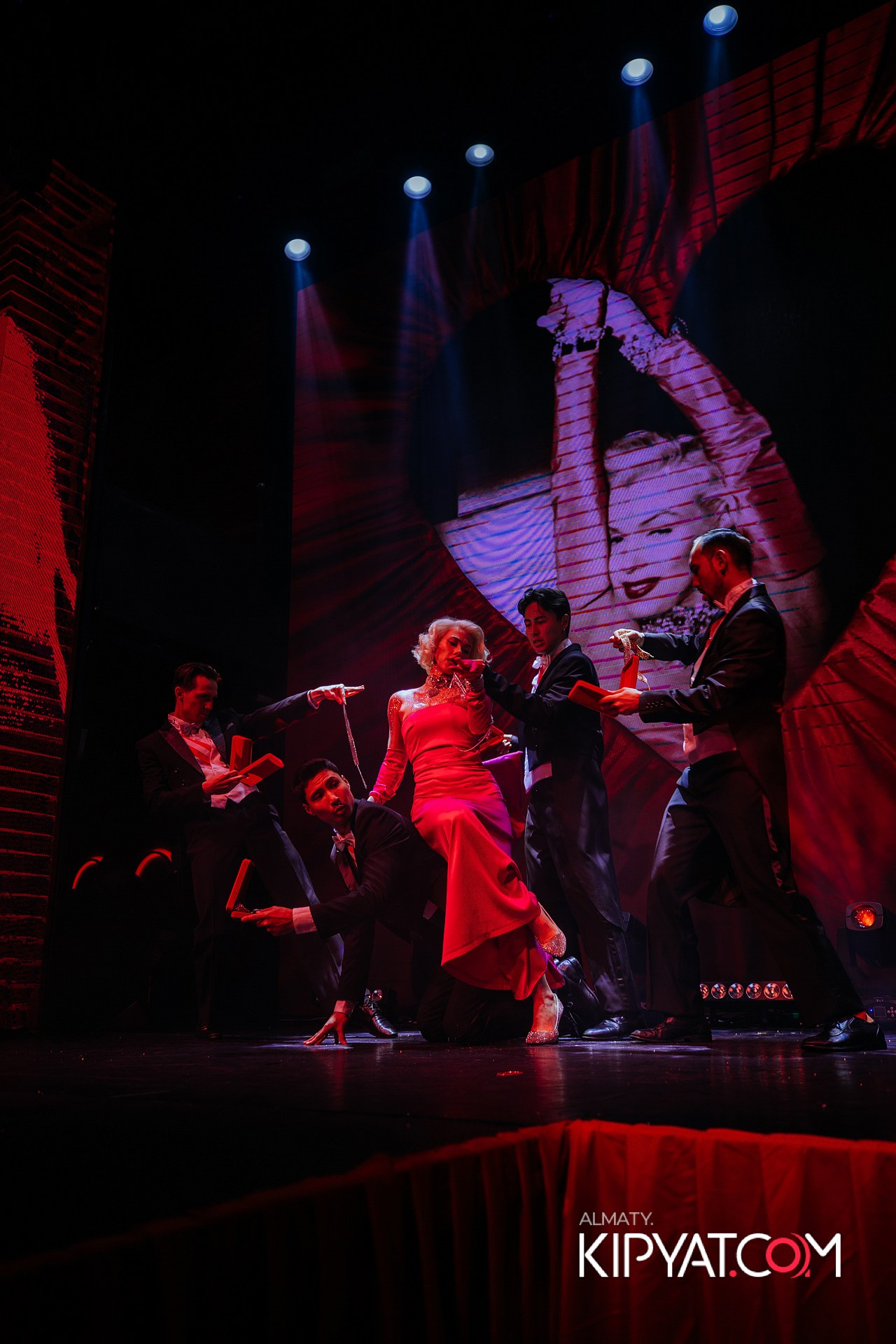 QUEEN. КИПЯТКОМ АЛМАТЫ!