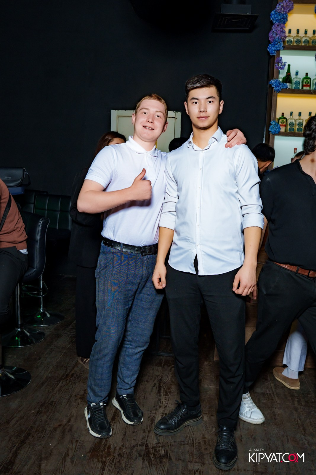 UYAT EMES BAR. КИПЯТКОМ АЛМАТЫ!