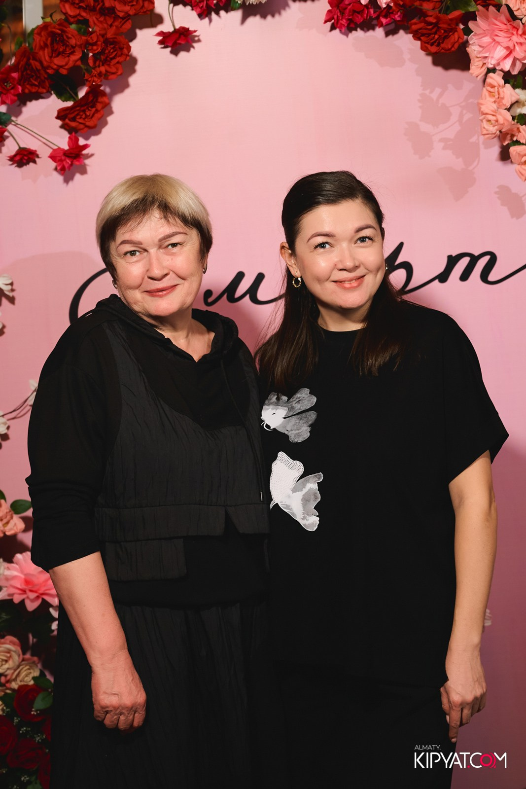 ГРУЗИНСКИЙ ДВОР НА КАБАНБАЙ БАТЫРА. КИПЯТКОМ АЛМАТЫ!