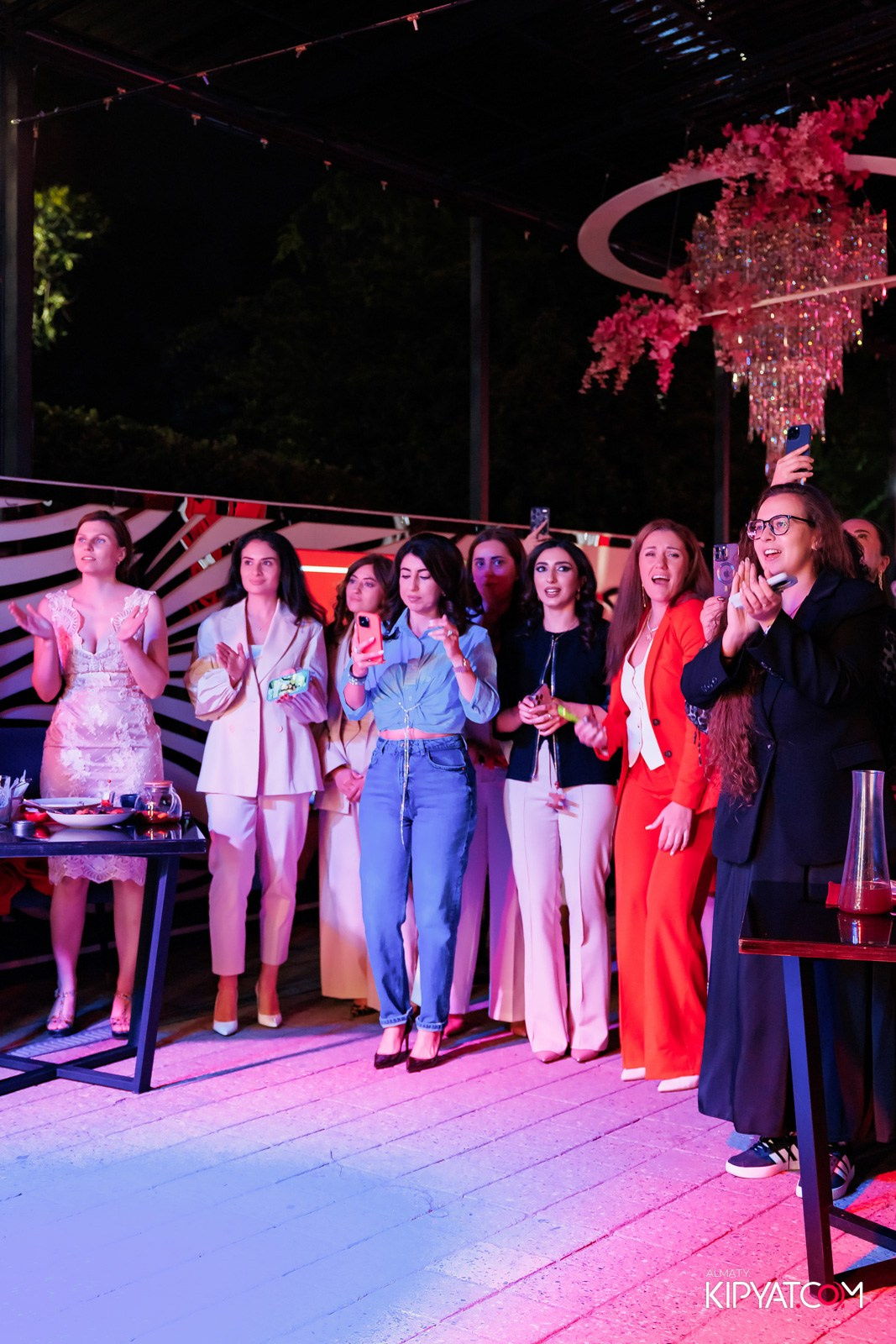 НОДАР РЕВИЯ В «ЗАЯ, НА БИС». КИПЯТКОМ АЛМАТЫ!