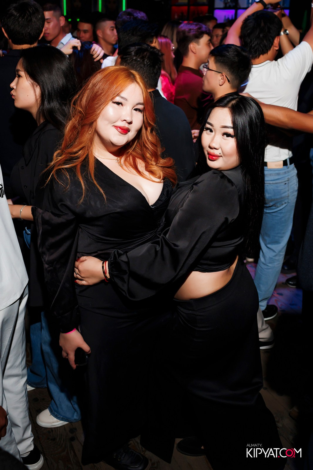 UYAT EMES BAR. КИПЯТКОМ АЛМАТЫ!