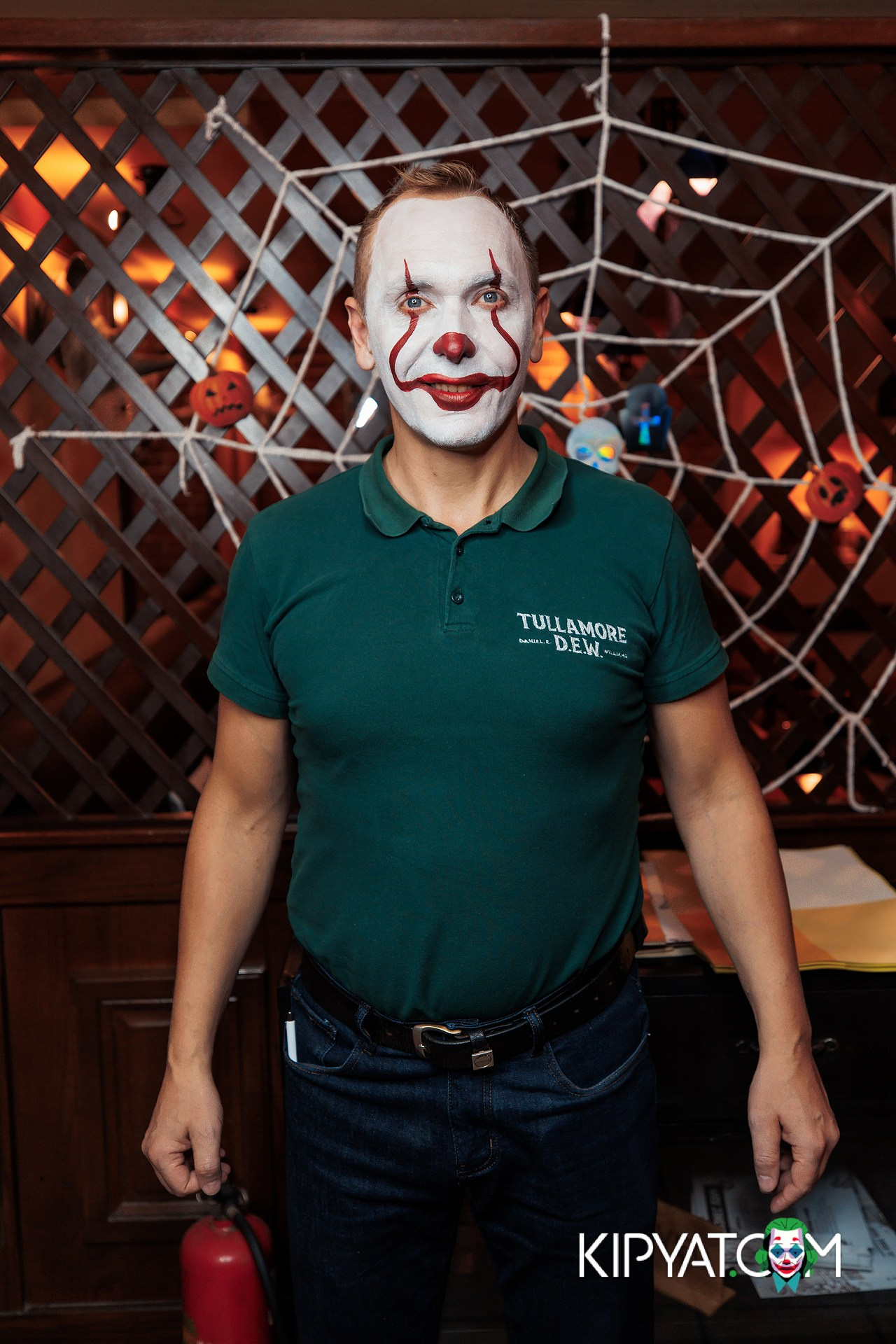 DICKENS RESTAURANT & BAR. КИПЯТКОМ АЛМАТЫ!