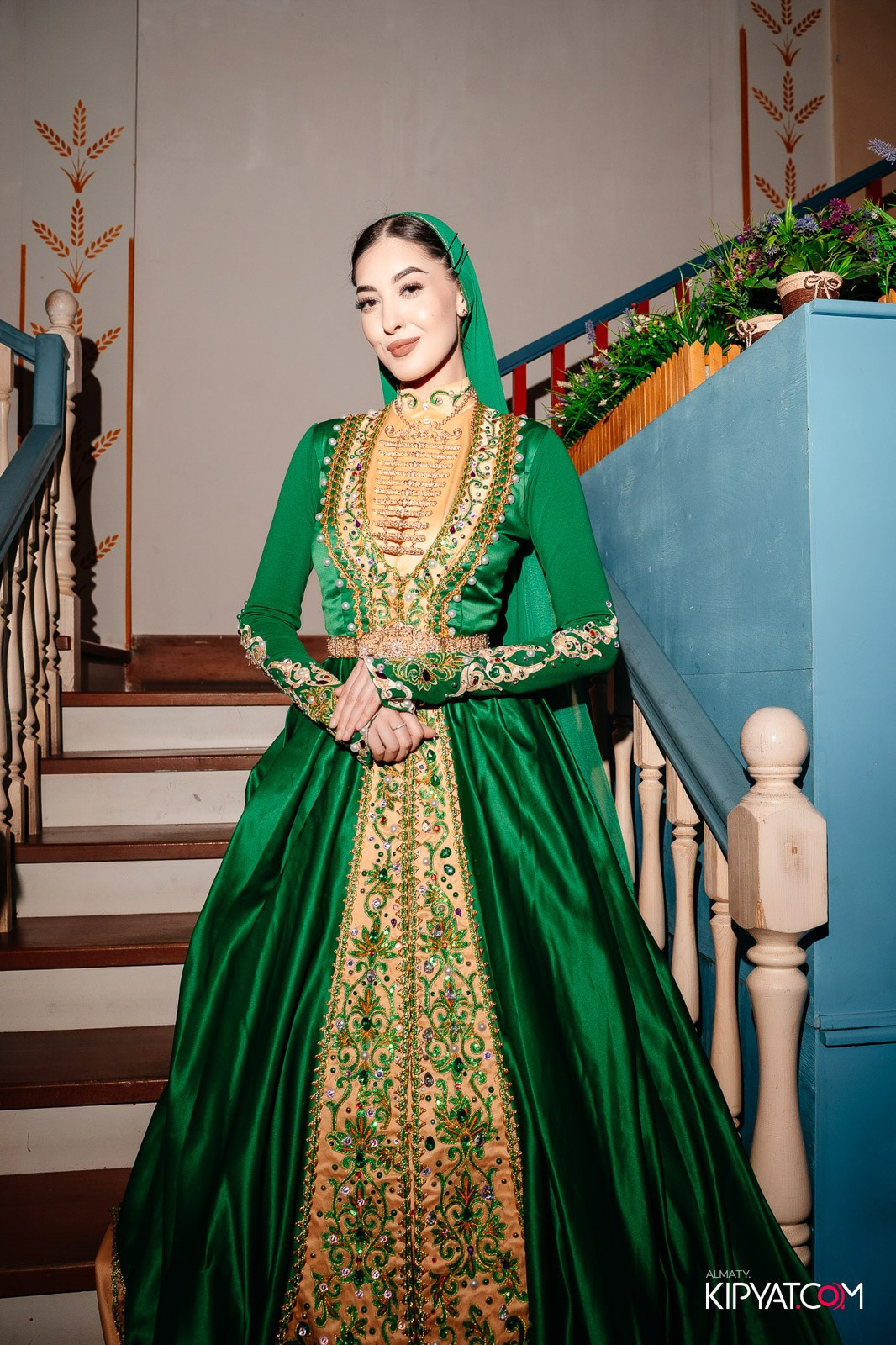 ГРУЗИНСКИЙ ДВОР НА КАБАНБАЙ БАТЫРА. КИПЯТКОМ АЛМАТЫ!