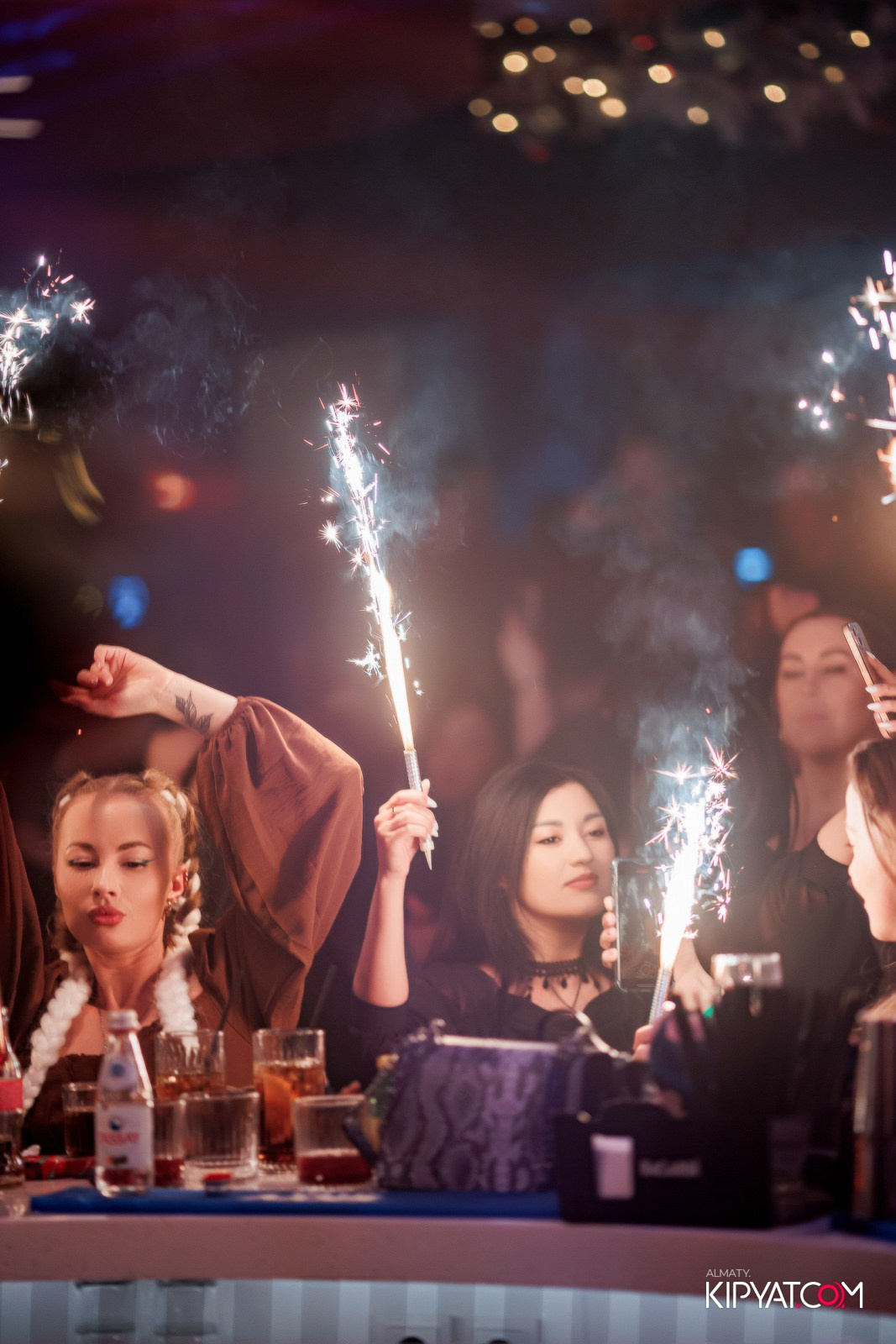 BEAUTY ЁЛКА SANTA BARBARA SPECIAL GUEST ГРУППА MILLENIUM 5 ТРИБЬЮТ ШОУ. КИПЯТКОМ АЛМАТЫ! Фотосъемка мероприятий в Алматы