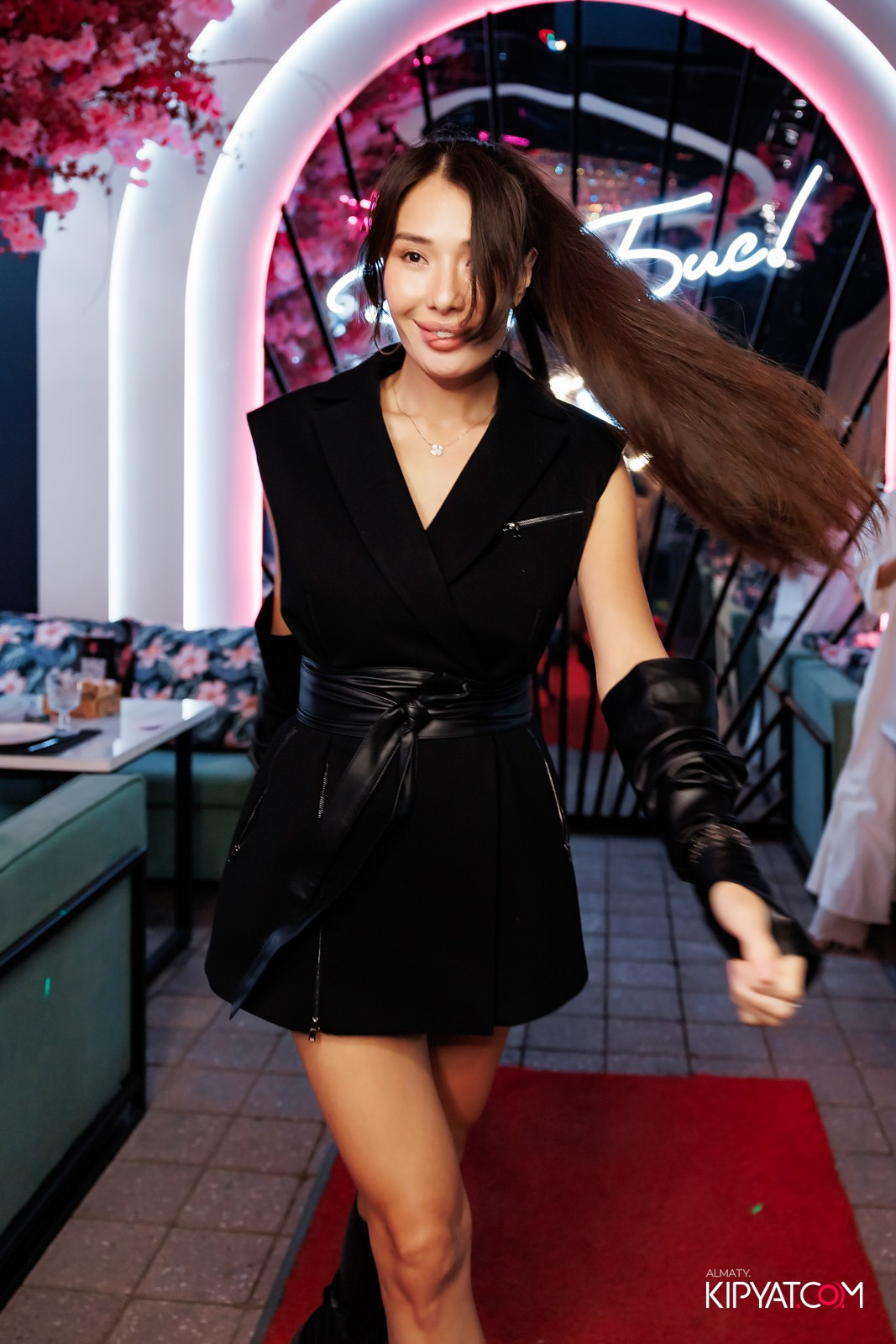 НОДАР РЕВИЯ В «ЗАЯ, НА БИС». КИПЯТКОМ АЛМАТЫ!