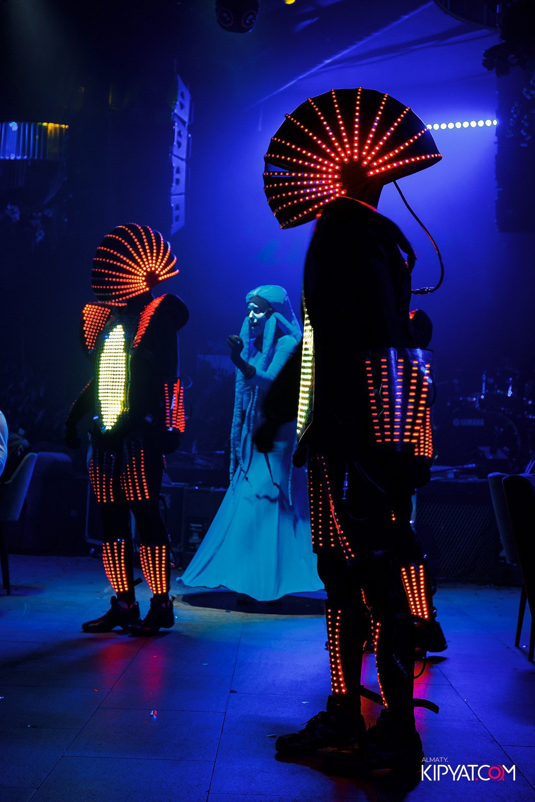 FRIENDS BAR & TERRACE. КИПЯТКОМ АЛМАТЫ!