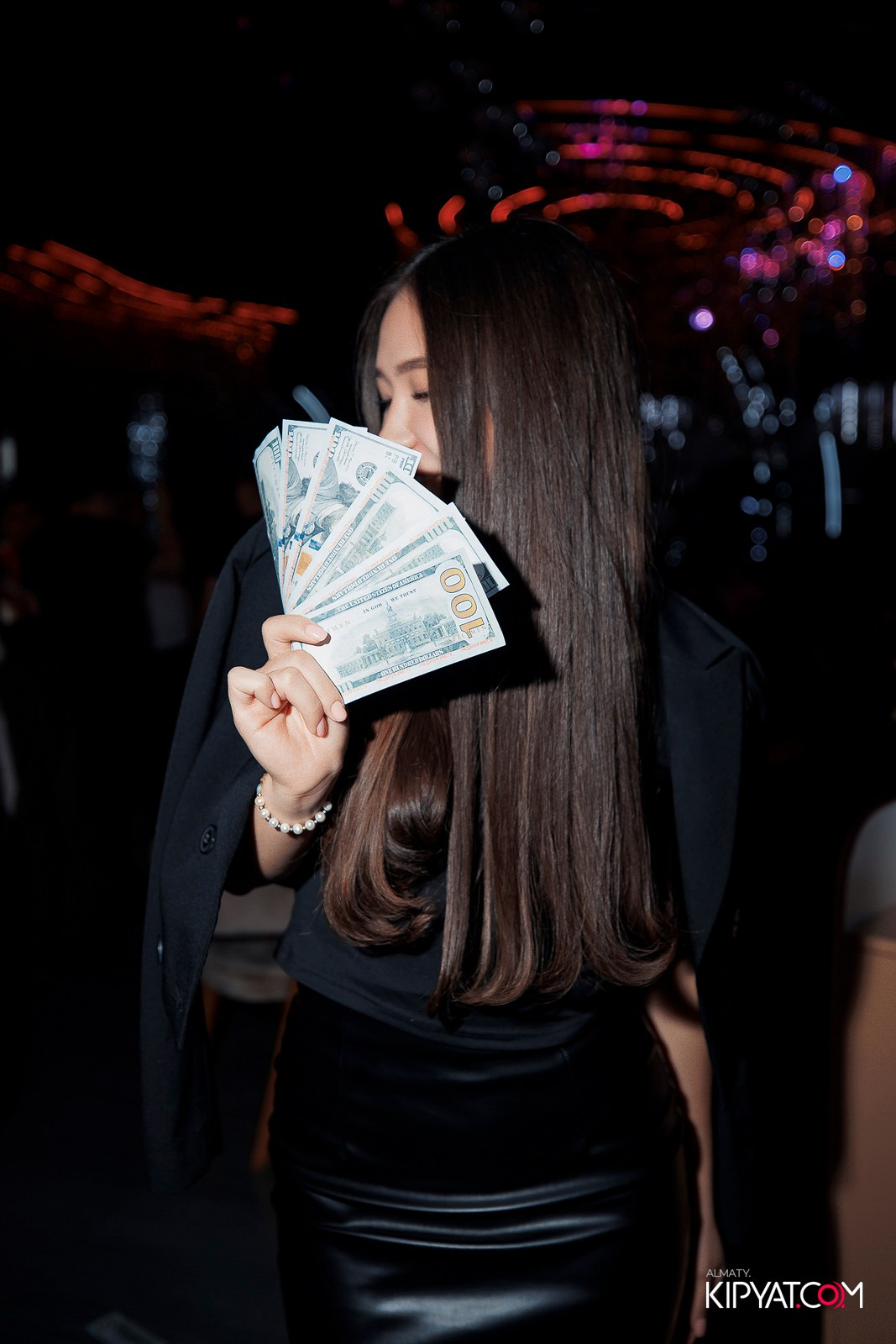 FRIENDS BAR & TERRACE. КИПЯТКОМ АЛМАТЫ!