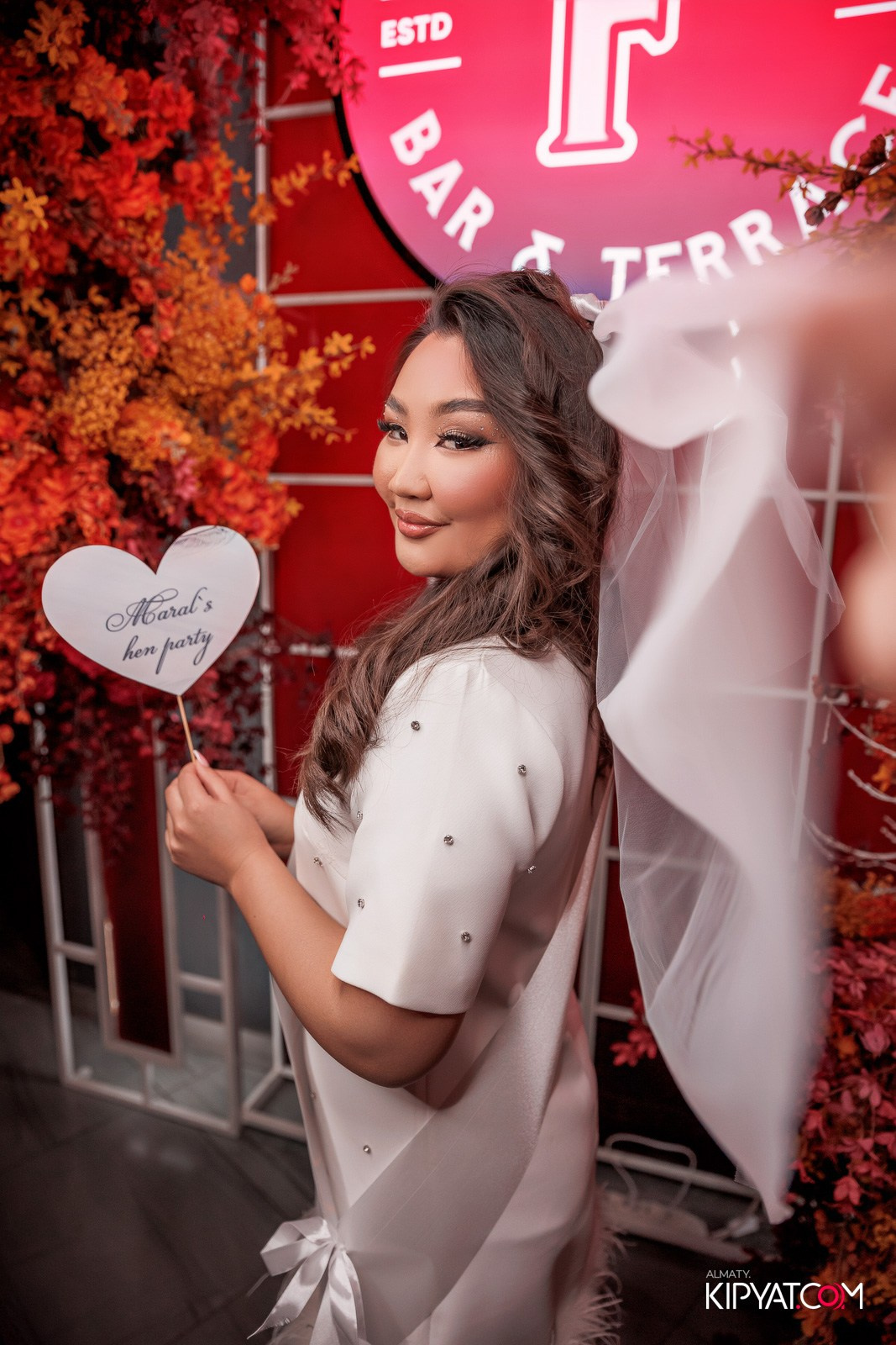 FRIENDS BAR & TERRACE. КИПЯТКОМ АЛМАТЫ!