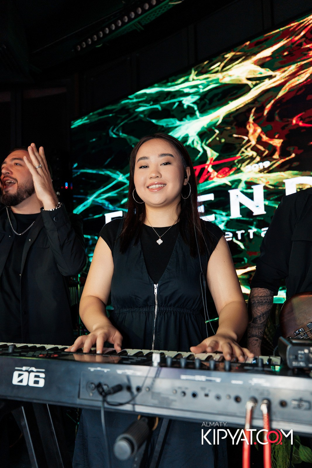 FRIENDS BAR & TERRACE. КИПЯТКОМ АЛМАТЫ!