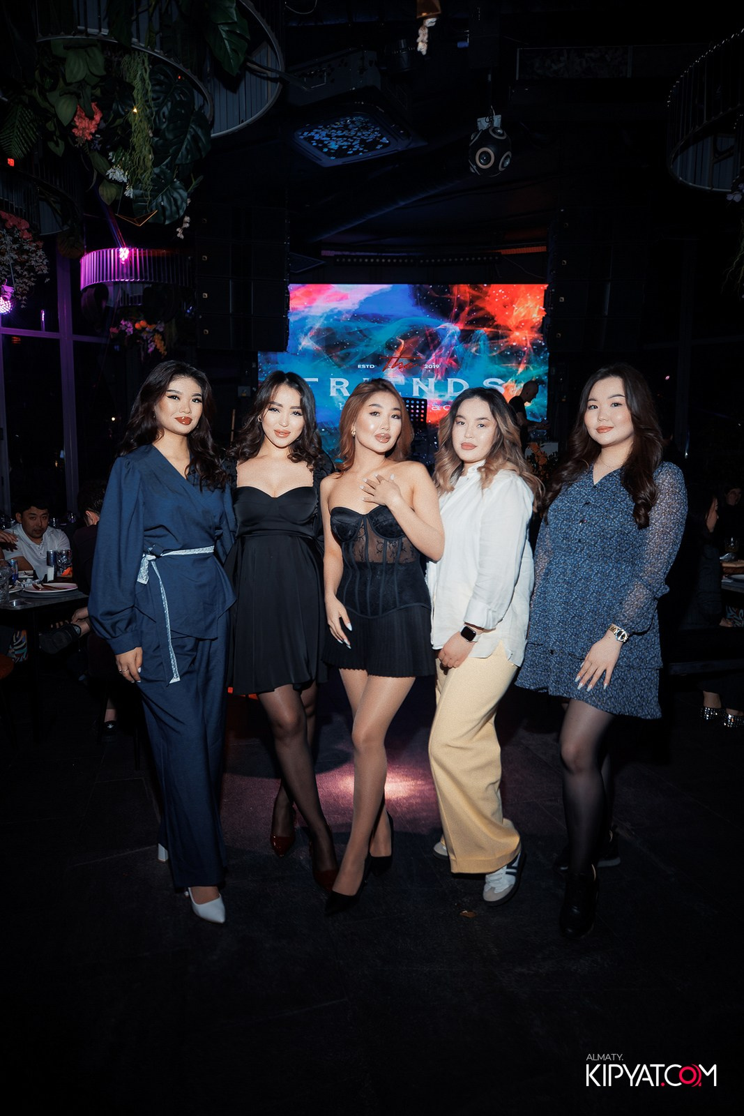 FRIENDS BAR & TERRACE. КИПЯТКОМ АЛМАТЫ!