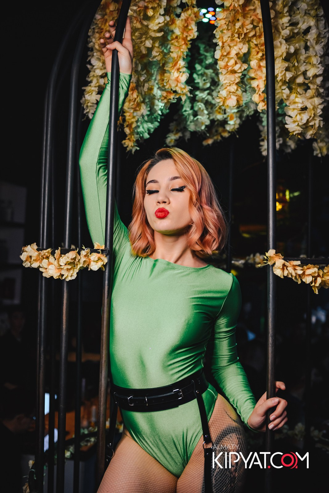 UYAT EMES BAR. КИПЯТКОМ АЛМАТЫ!