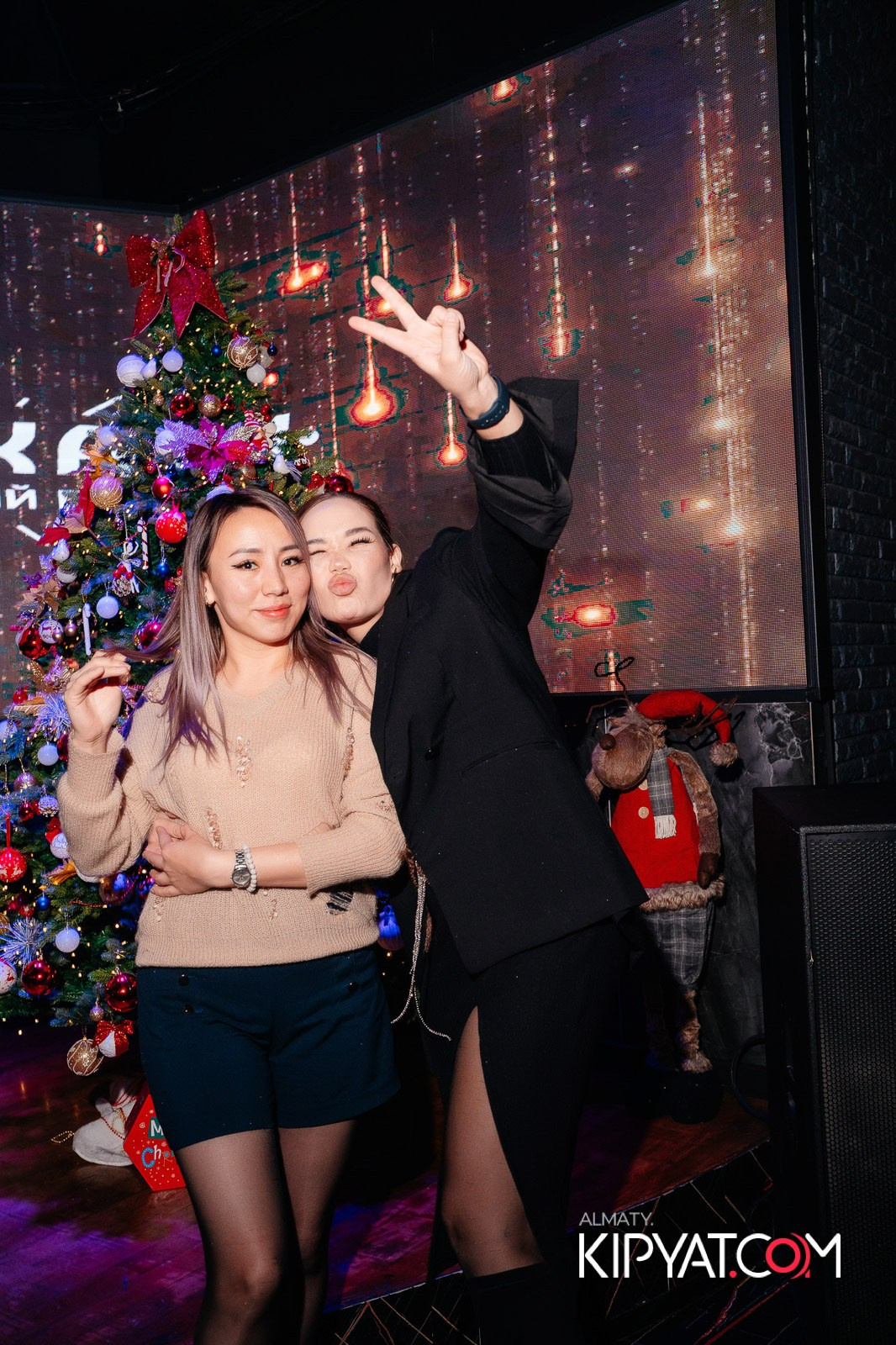 БАР ПАНАЕХАЛИ НА ТОЛЕ БИ. КИПЯТКОМ АЛМАТЫ!