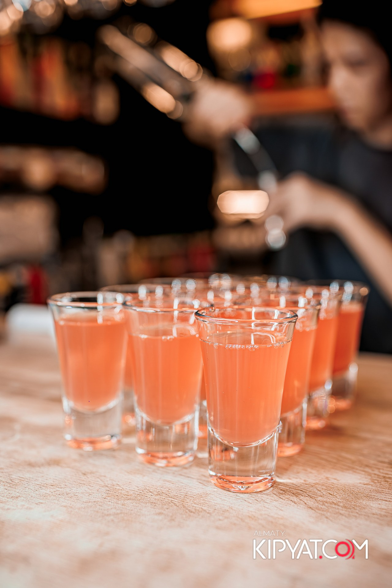 ШАШЛЫКОФФ. КИПЯТКОМ АЛМАТЫ!