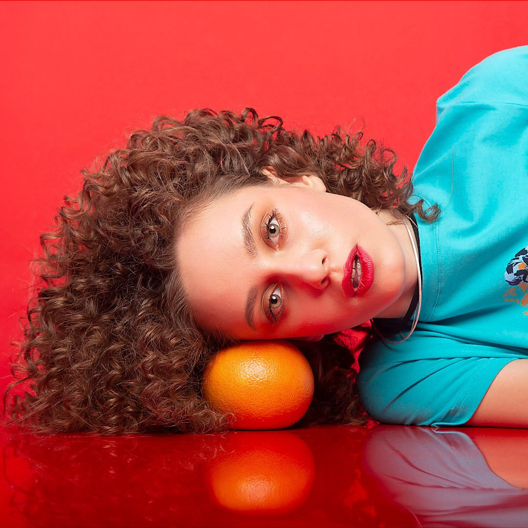 Имиджевая фэшн съемка одежды: кампейн, лукбук, эдиториал, Новосибирск. Съемка фото и видео для маркетплейсов Вайлдберриз, Озон в Новосибирске