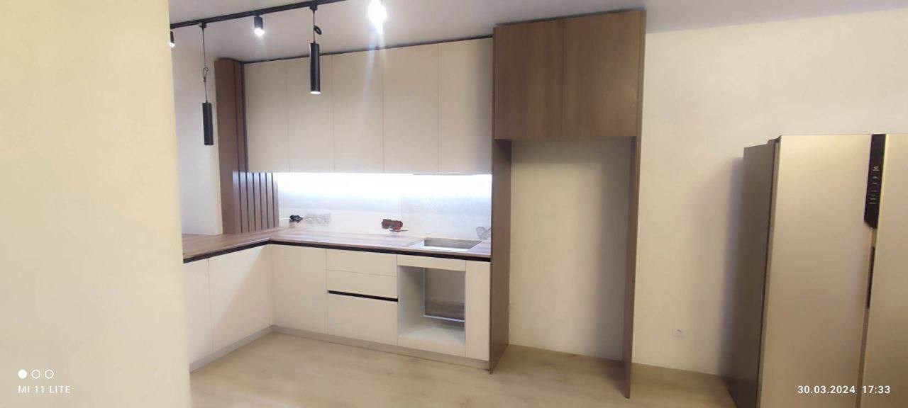 Фото с монтажа |Мебель на заказа: кухни, шкафы и т.д. в Томске. ГУДРУМ — Мебель на заказ в Томске | Кухни | Шкафы | Стулья и Столы