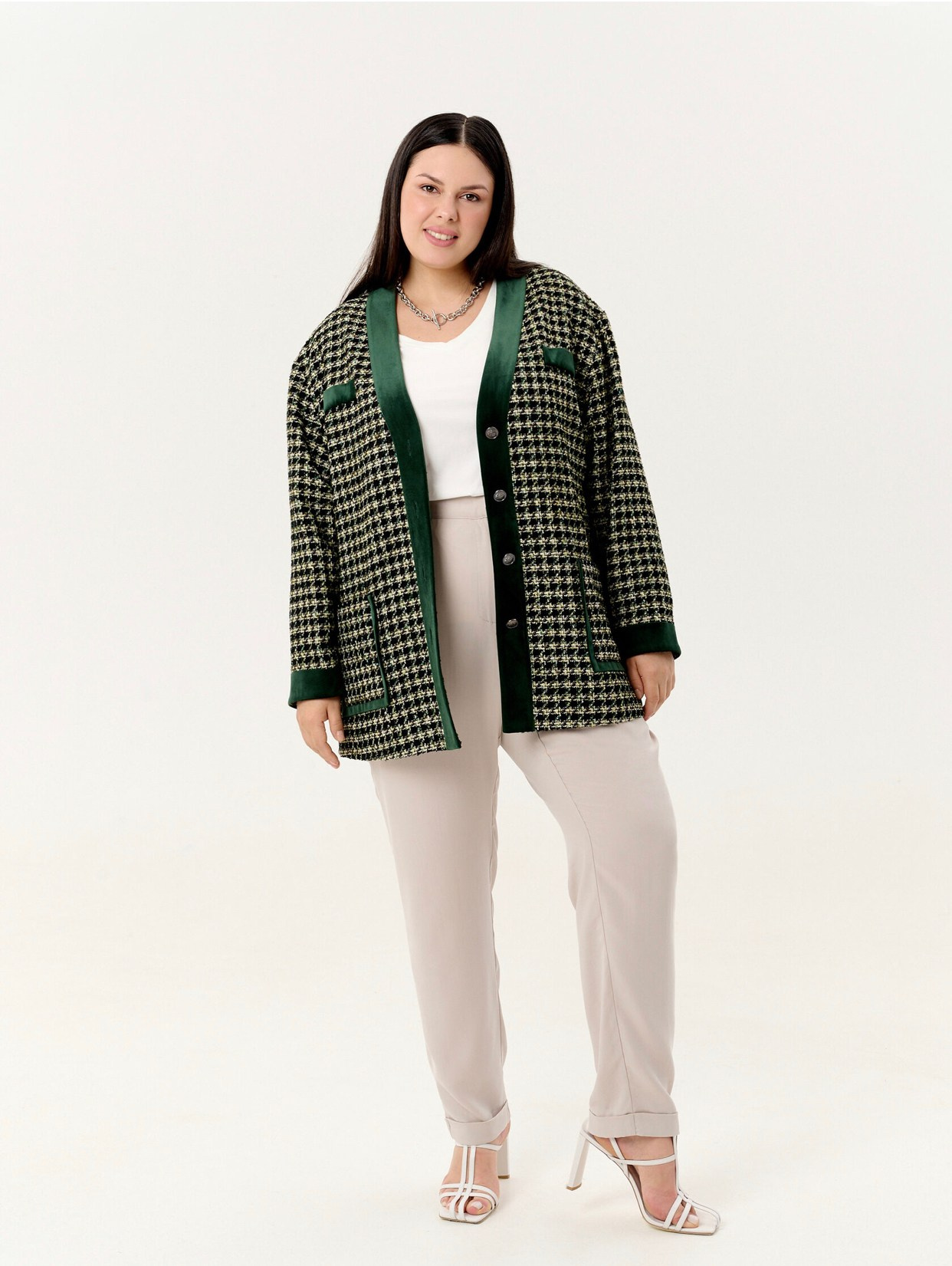 Лина, 52-54 р-р, 170 см. KED Production — продакшн из СПб. Создаём фото, видео и контент, который помогает брендам и селлерам продавать больше