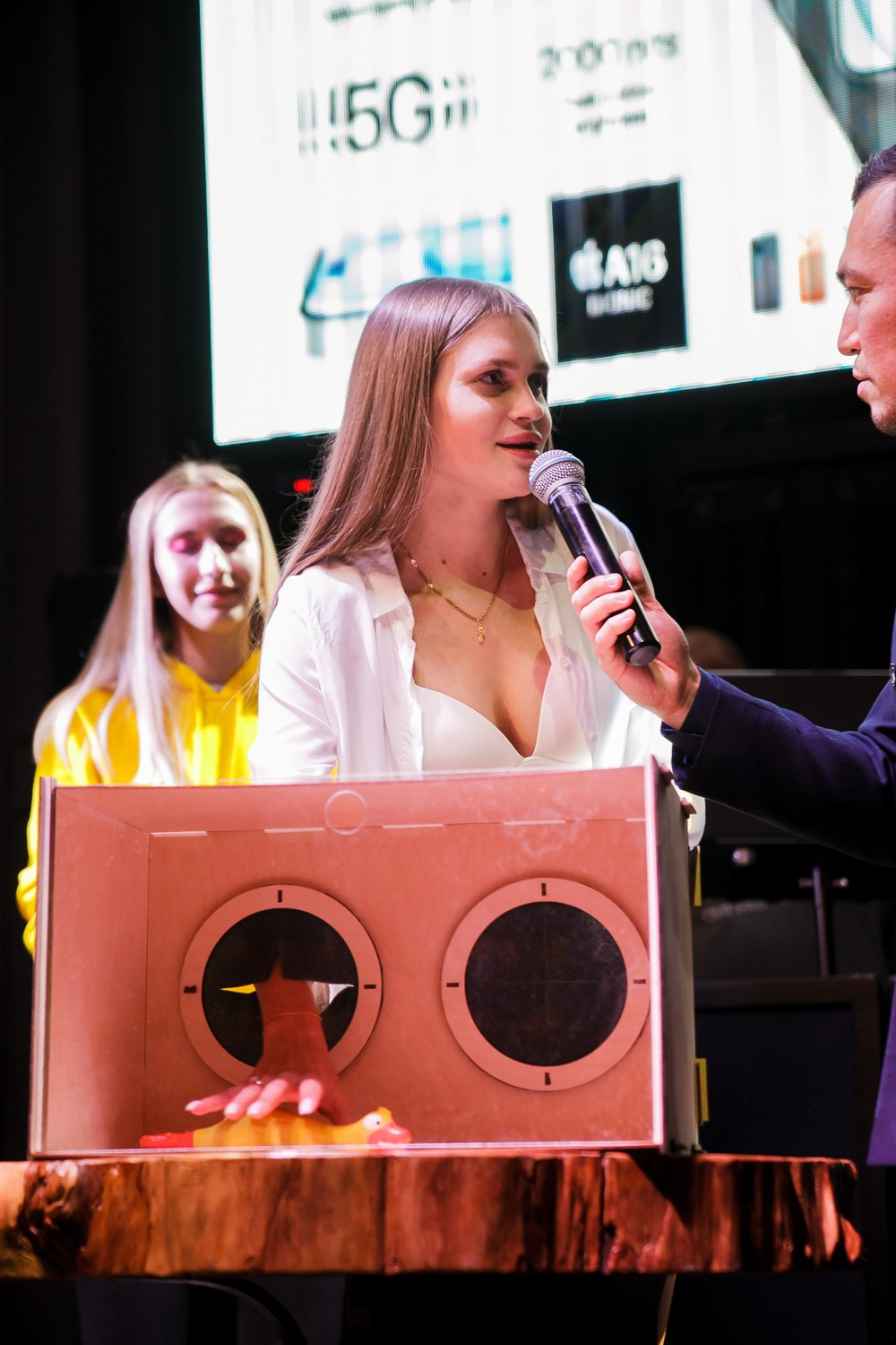 Презентация «Iphone 15». Свадебный и детский фотограф в Волгограде Слава Белов