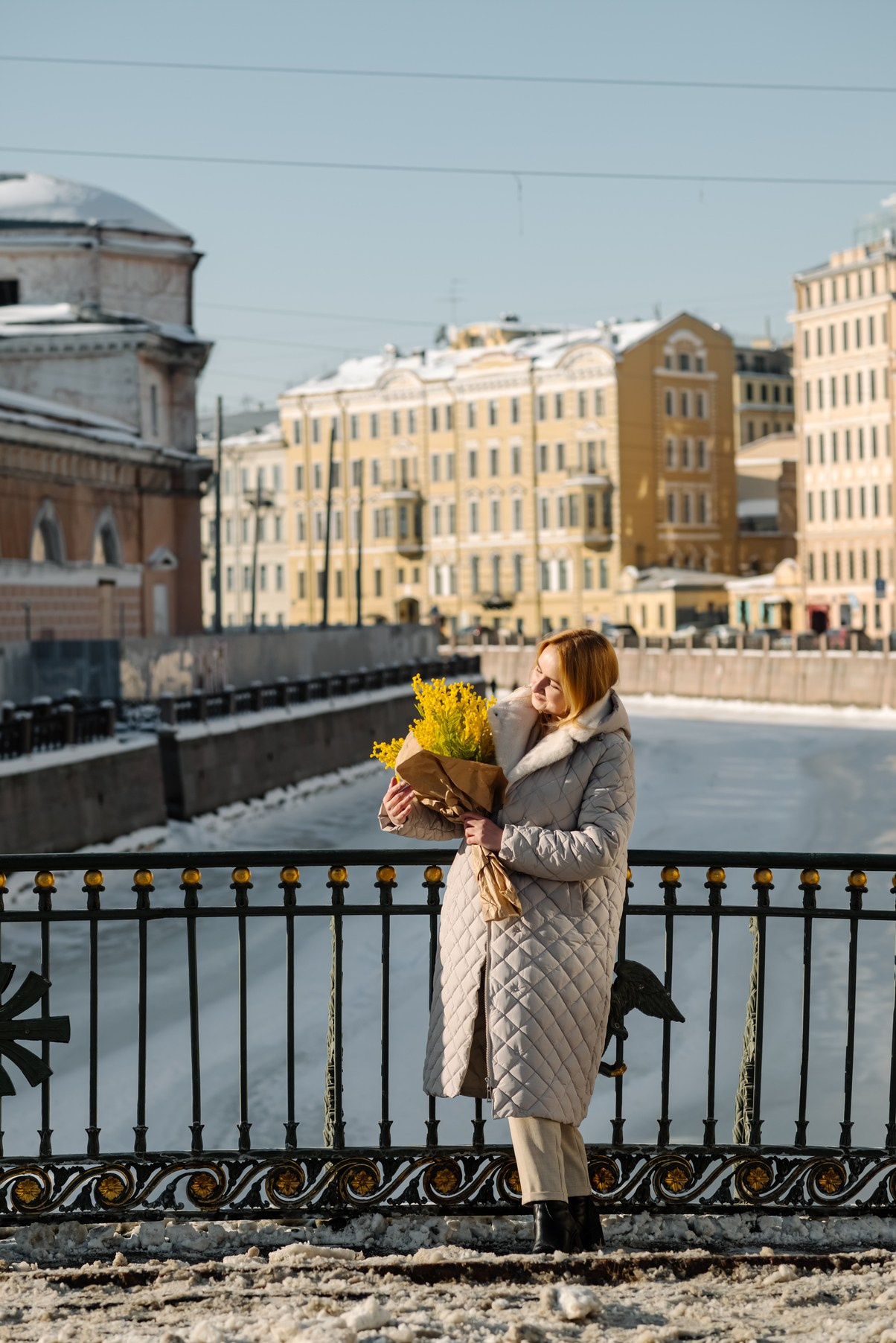 Прогулка с цветами по улицам и каналам. Свадебный и семейный фотограф в Санкт-Петербурге Елена Худякова