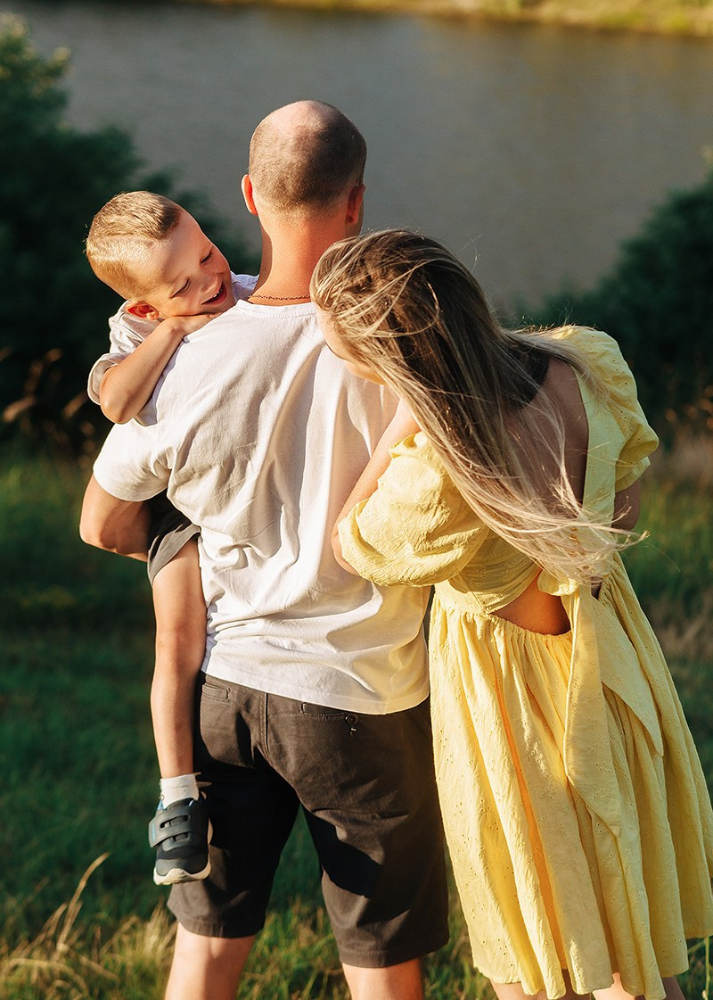 Семейная фотосессия в Сириусе и Адлере. Фотограф в Адлере, Сириусе, Красной Поляне — лавстори, семейные и индивидуальные фотосессии