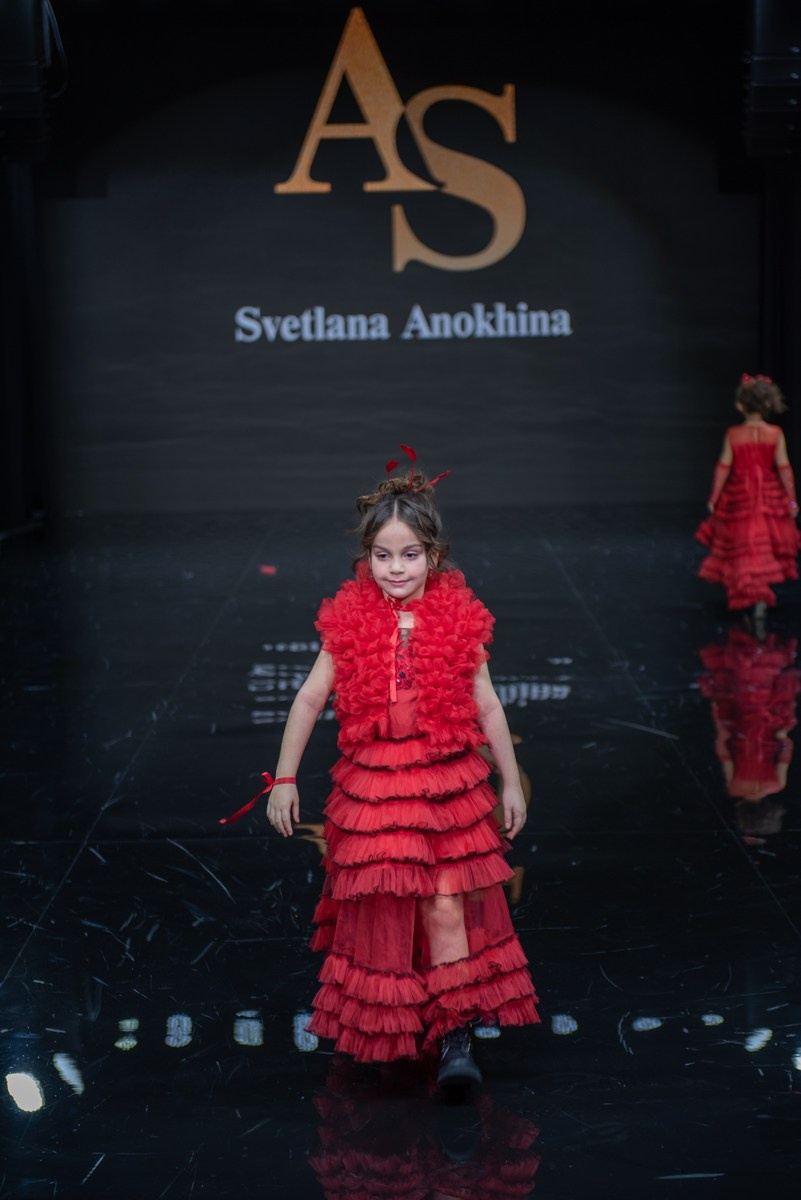 SochiFashionWeek2024 дизайнер Анохина Светлана. Семейный и коммерческий фотограф в Сочи Александр Бодунов