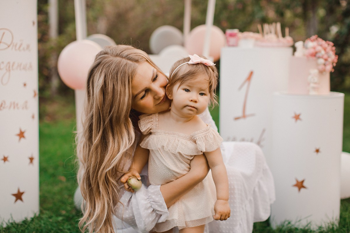 ГОДОВАСИЕ АНЮТЫ. Семейный фотограф новорождённых в Серпухове Юлия Новикова +79637785957