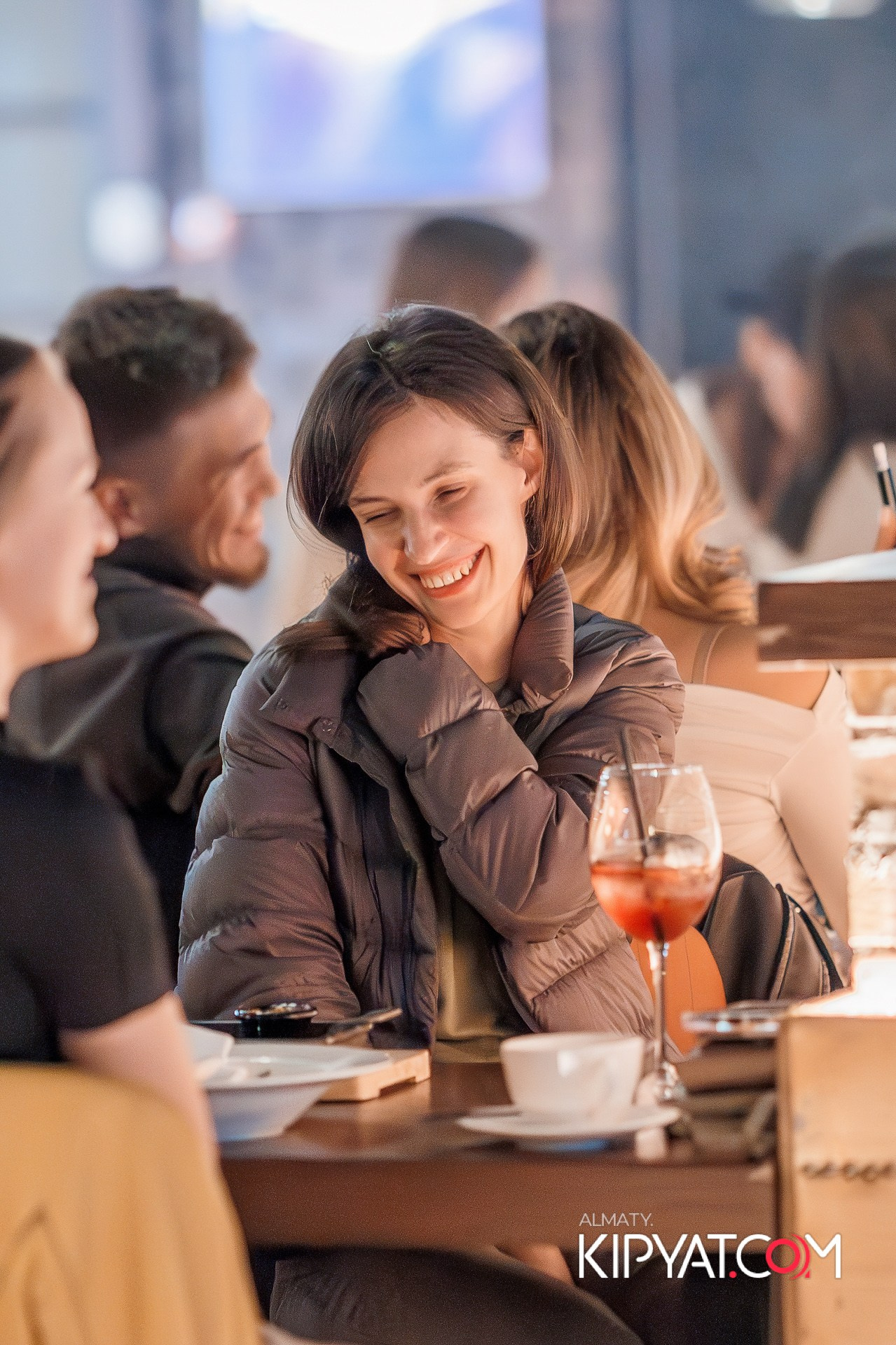 СОЛЬНЫЙ СТЕНДАП КОНЦЕРТ АЛЕКСАНДРА МЕРКУЛЬ. КИПЯТКОМ АЛМАТЫ!