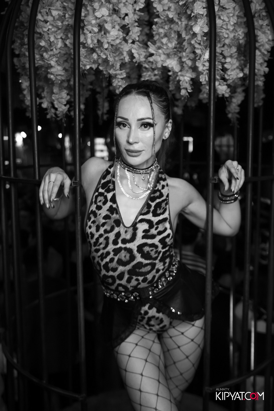 UYAT EMES BAR. КИПЯТКОМ АЛМАТЫ!