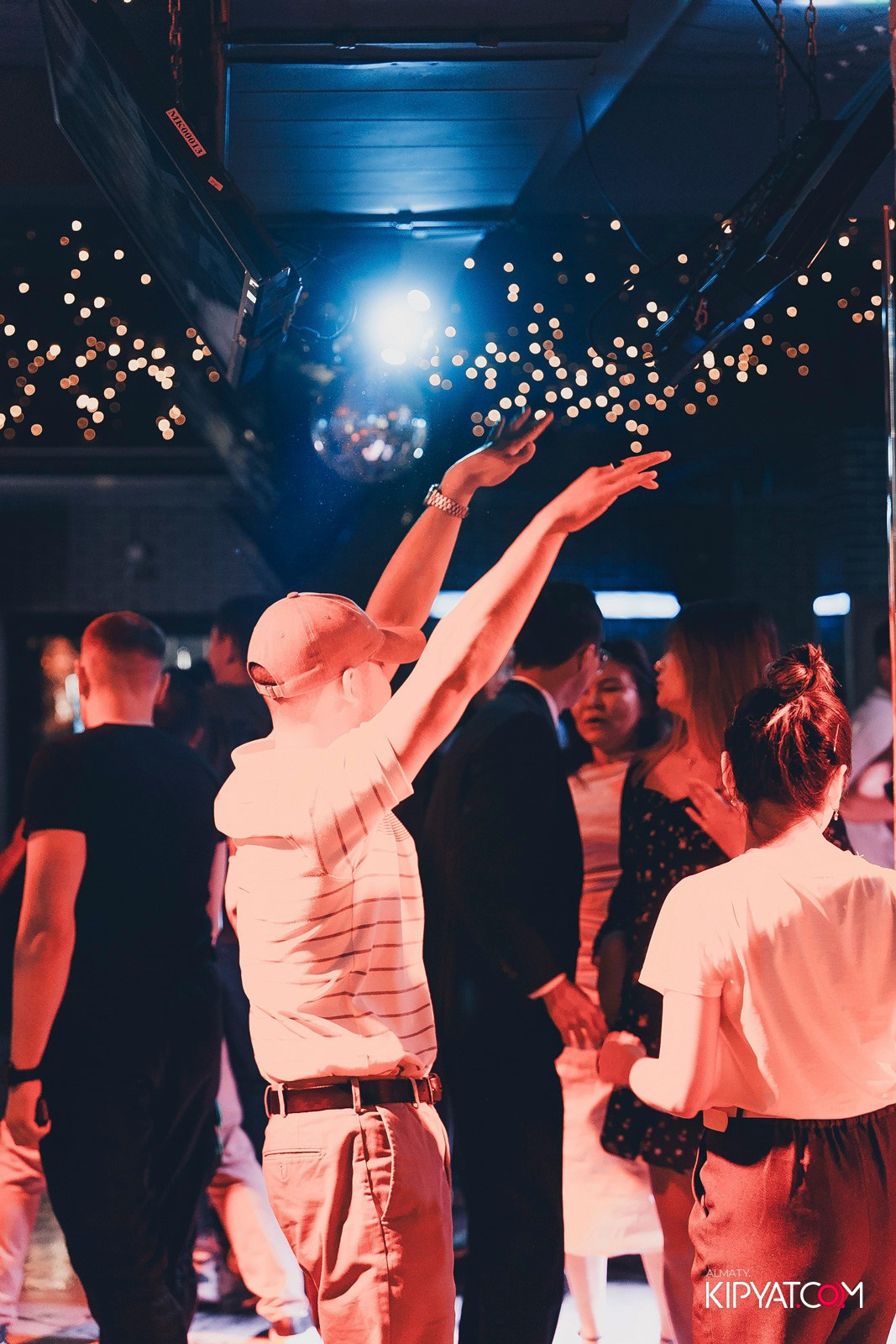 КАРАОКЕ DO RE MI. КИПЯТКОМ АЛМАТЫ!